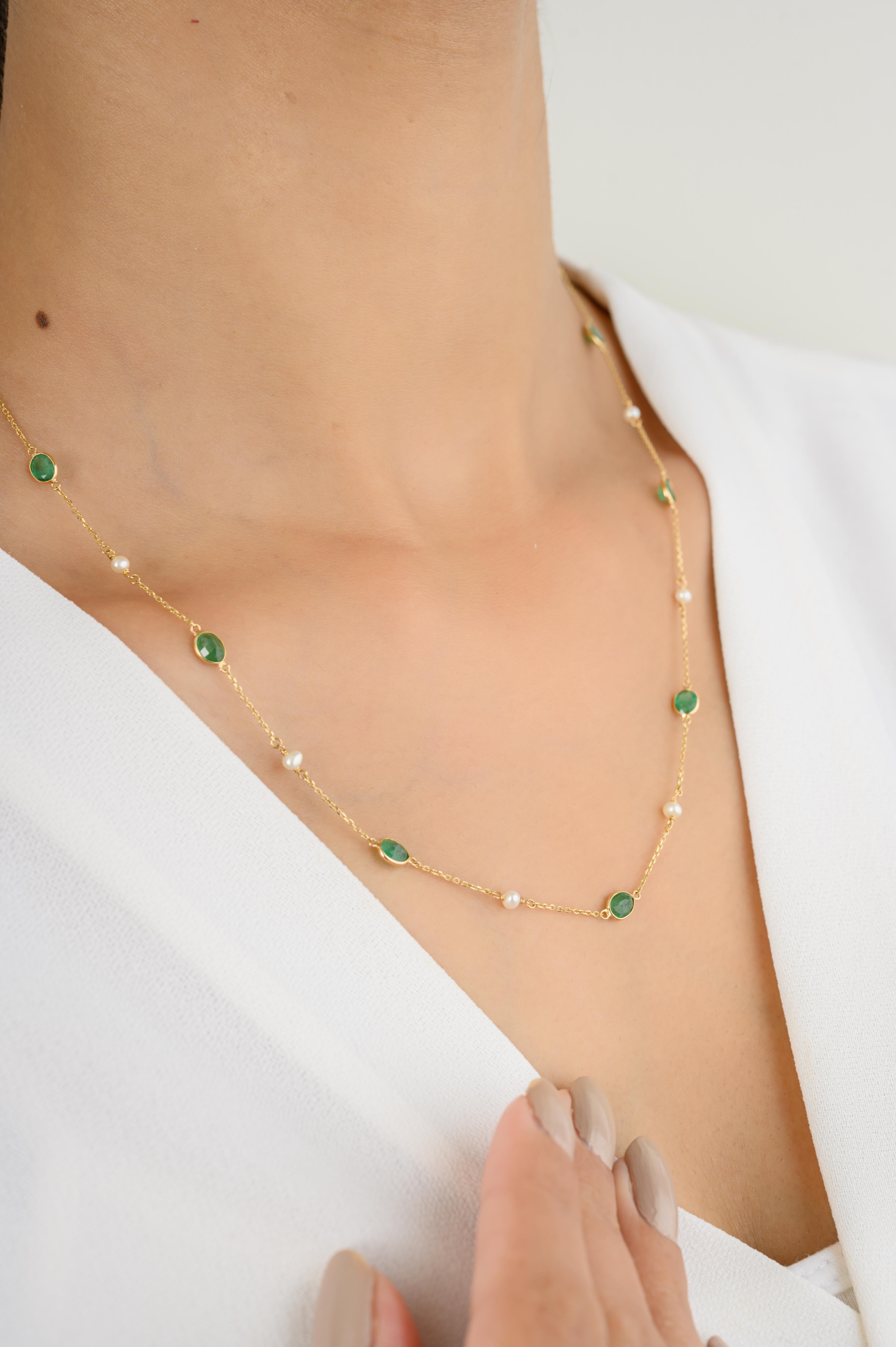 Layering Emerald Pearl Delicate Chain Necklace Gift for Mom in 18k Yellow Gold For Sale 2