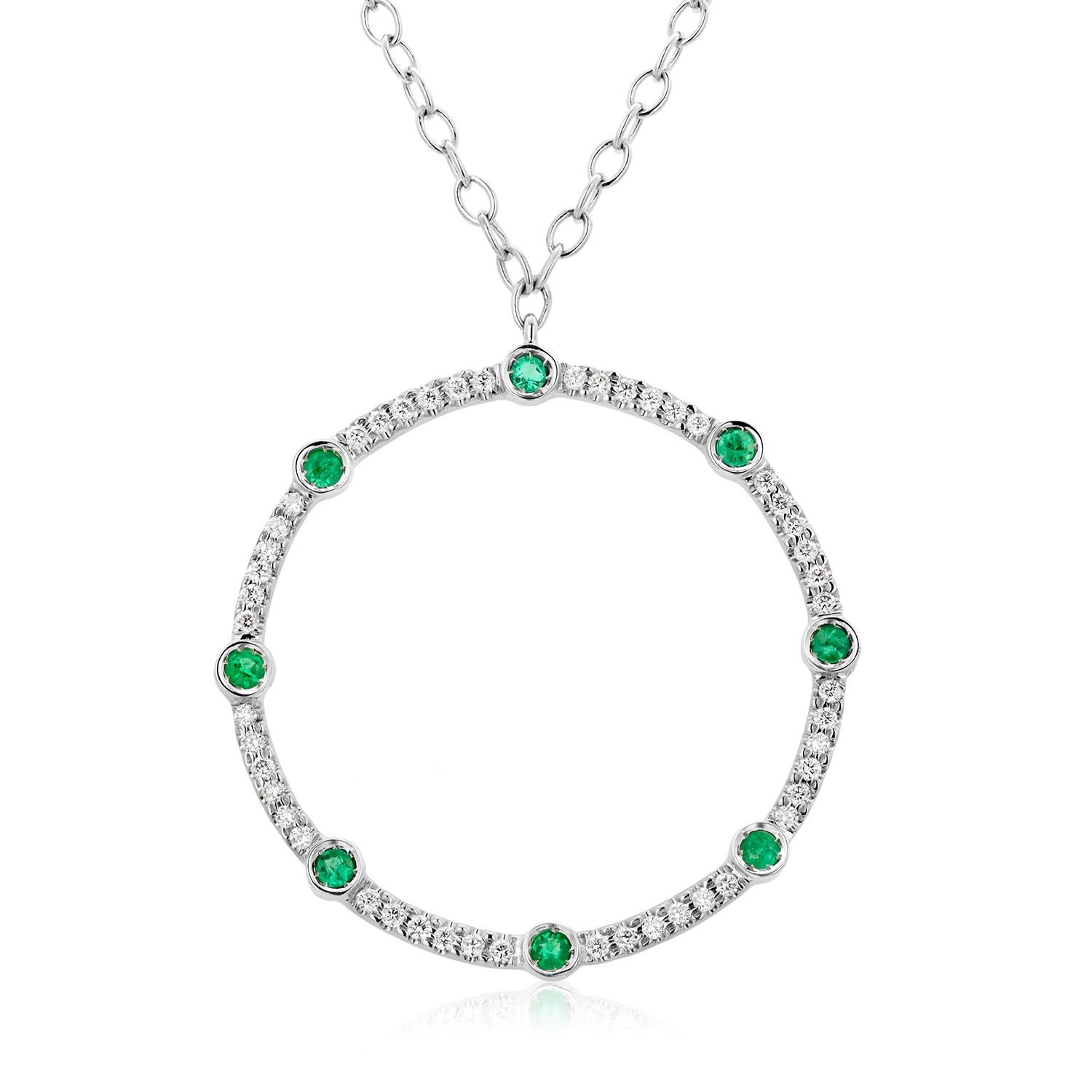 18 Karat White Gold Necklace Drop 1.5 Inch Pendant Emerald Diamonds 1.70 Carats  For Sale 2