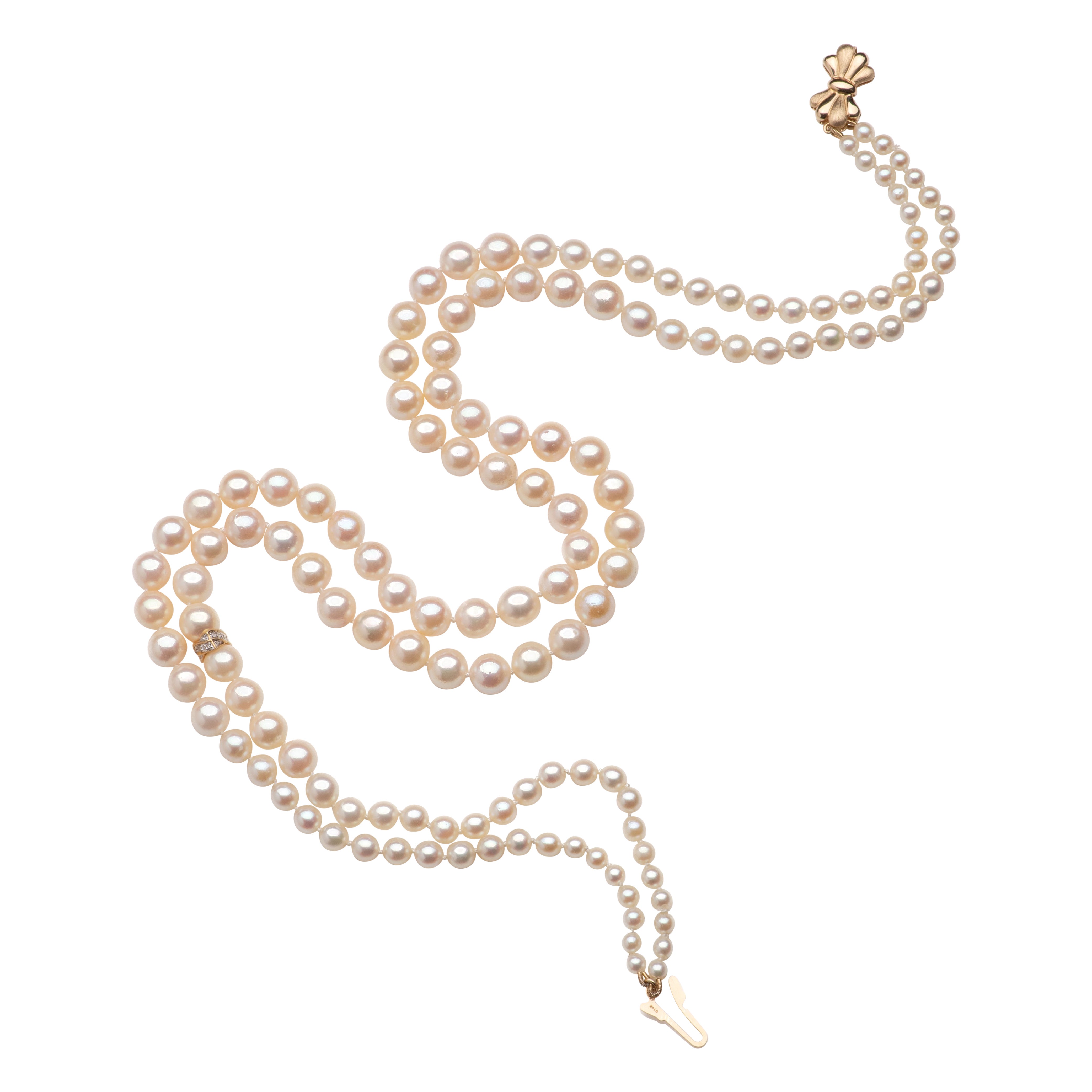 Collier en or jaune avec perles d'Akoya d'eau salée et diamants en vente