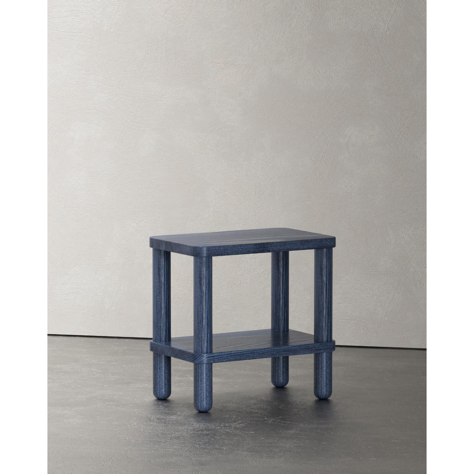 Table de chevet Studio Super Sunday
Dimensions : 33 x 50,8 x 50,8 cm : D 33 x L 50,8 x H 50,8 cm.
MATERIAL : Bois.

Disponible en six finitions différentes. Veuillez nous contacter.

Nous sommes un studio canadien de design de meubles de Montréal