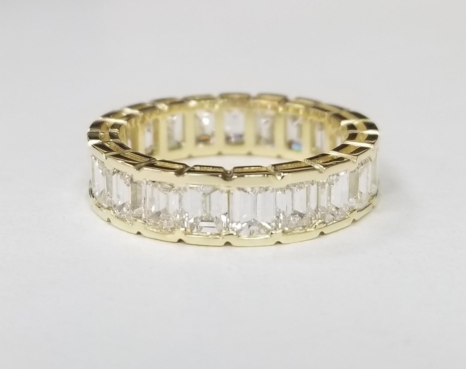 Layout of Emerald Cut Diamonds for an Eternity Ring 6.07 Carat For Sale 2