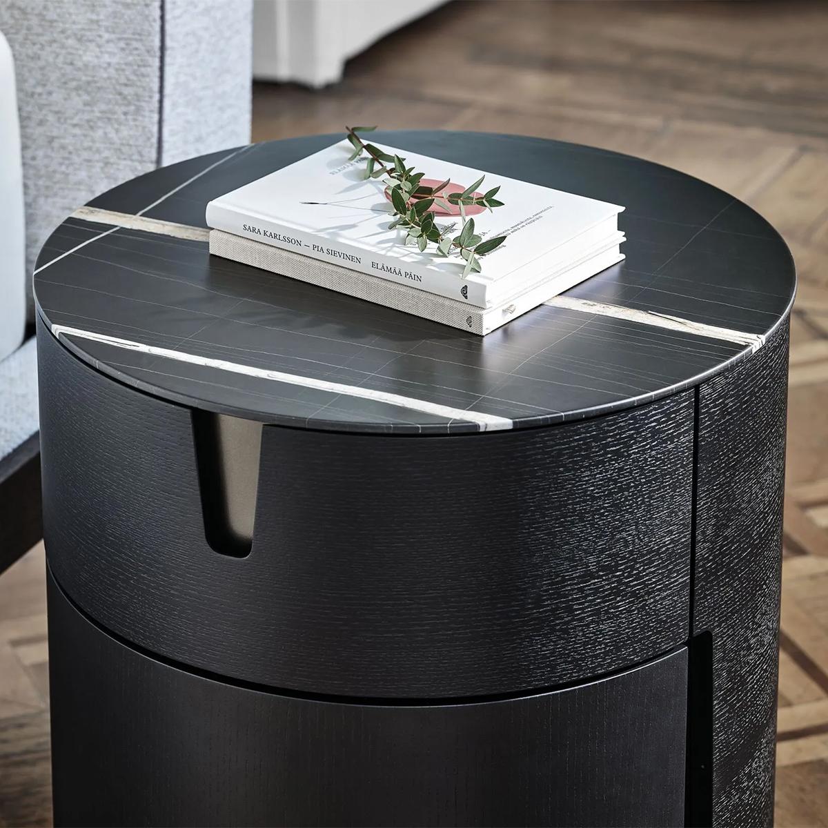 Table d'appoint en marbre noir Lleno en vente 3