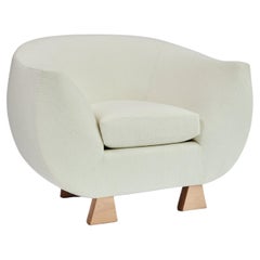 Layton Club Chair, Stuhl aus elfenbeinfarbenem Bouclé und Ahornholz von Christian Siriano