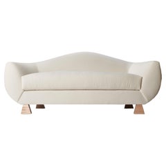 Divano Layton Curve, Divano in velluto e Wood Wood naturale di Christian Siriano