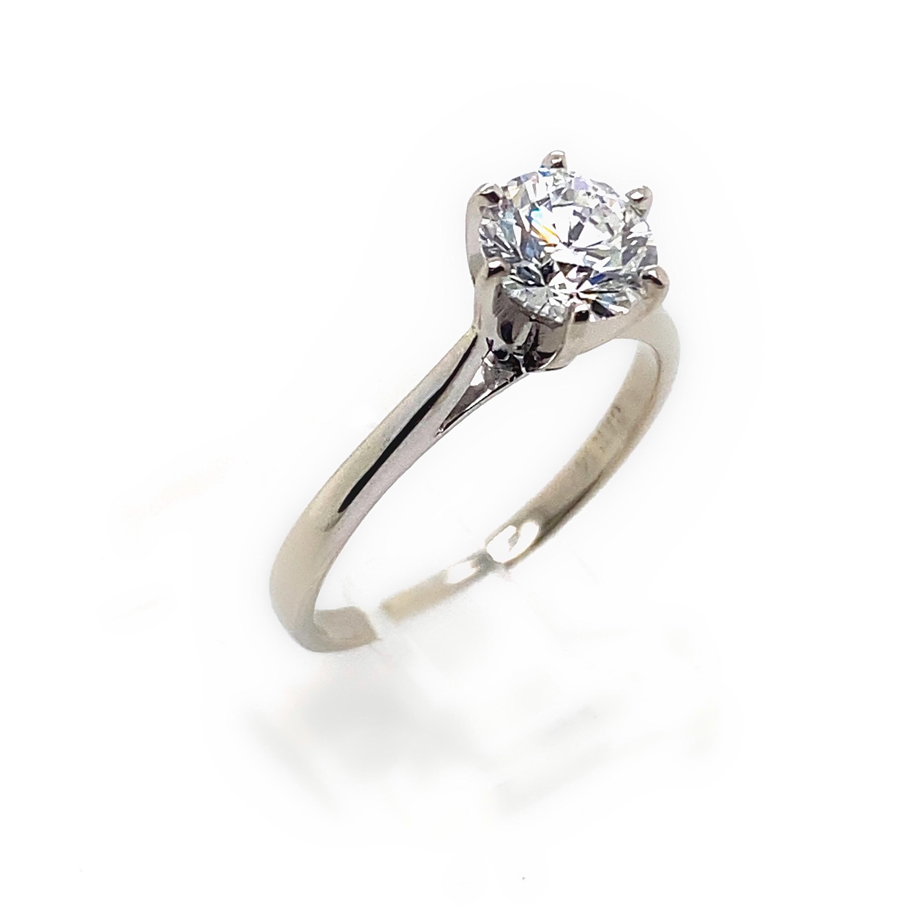 LAZARE KAPLAN Round Brilliant Diamond 1CT F VS1 Engagement Ring in 14kt WG GIA In Excellent Condition For Sale In San Diego, CA