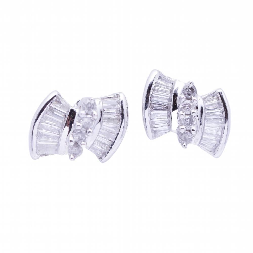Earrings in White Gold for women : 8x Brilliant Cut Diamonds and 27x Baguette Cut Diamonds with a total weight of 0,45ct. in H/Si quality : Clasp : 18 kt. White Gold : 3,84 grams.  Brand New Product  Ref.: D359168SI