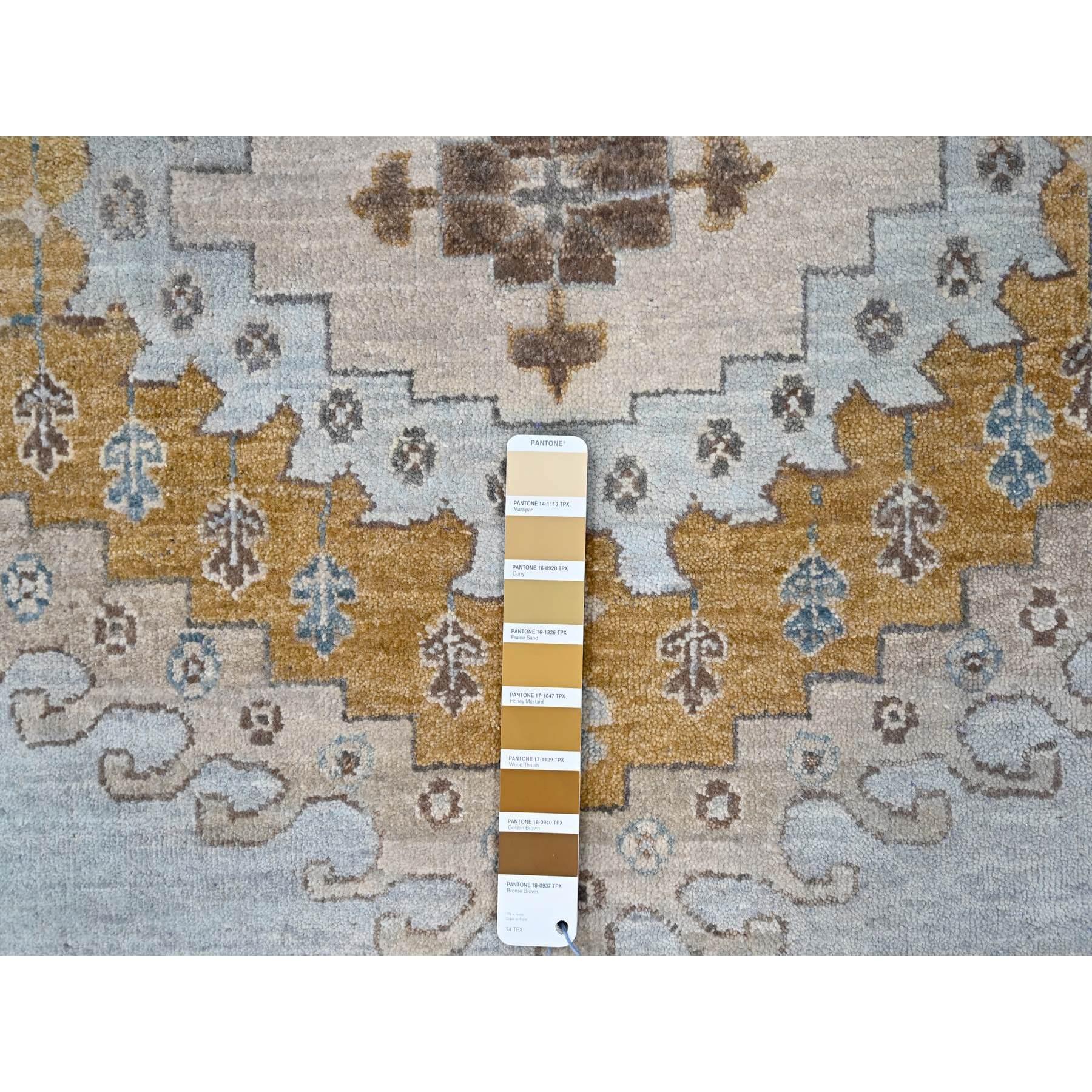 Lazy Gray Handgeknüpfter persischer, Dorfinspirierter, geometrischer Teppich aus reiner Wolle 10'x14' im Angebot 1