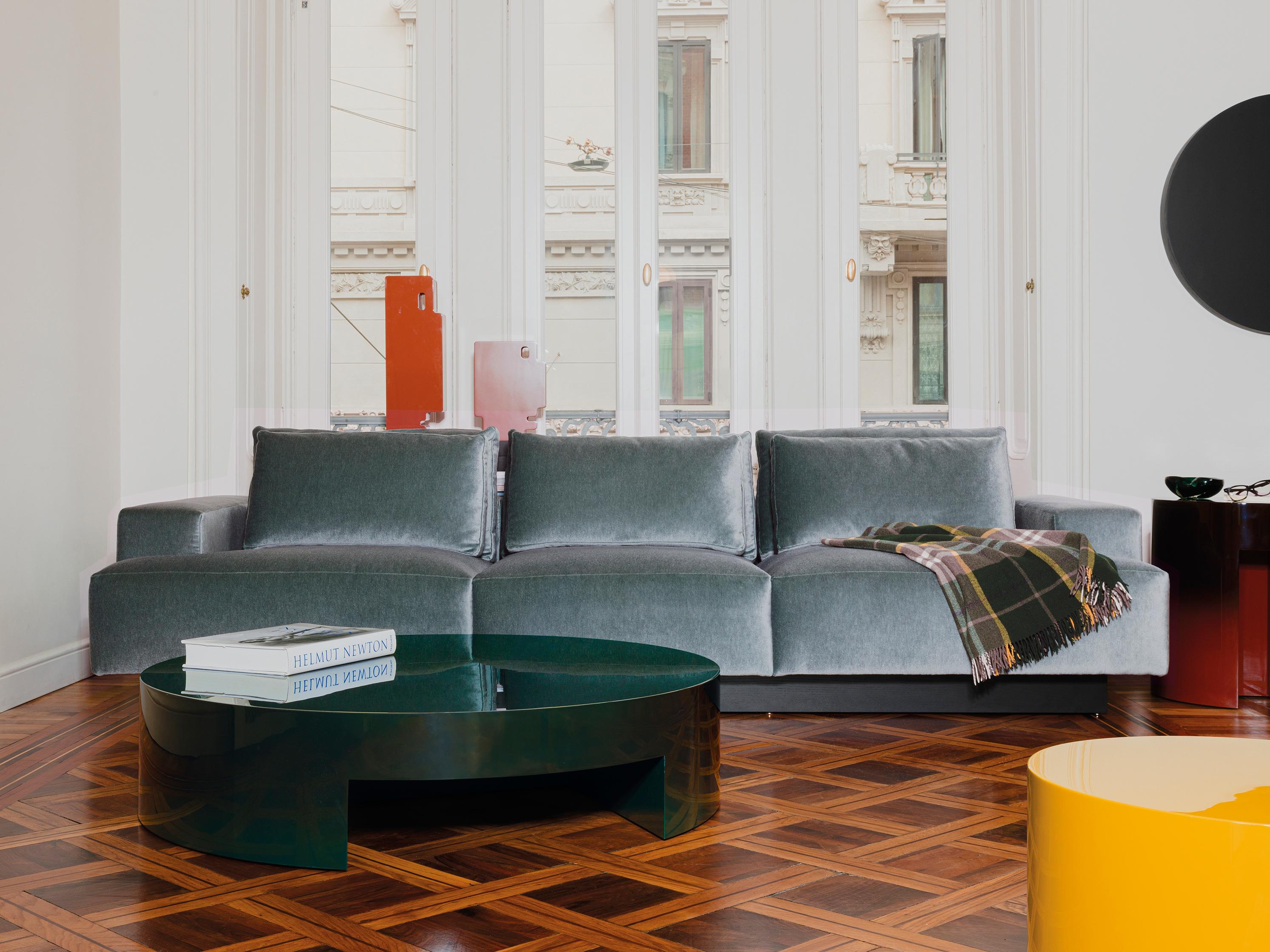 Italian Lazy-O, lacquered monolithic bench, Dainelli Studio for Somaschini, Italy For Sale