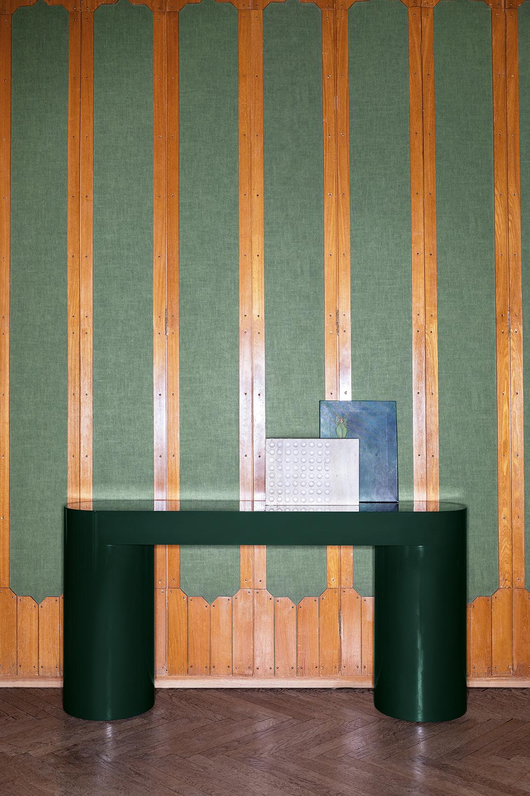 Modern Lazy-O, monolithic dark green lacquered Console, Dainelli Studio for Somaschini For Sale