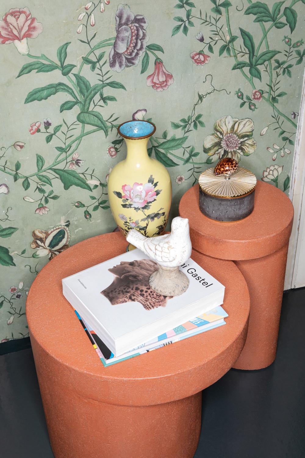 Moderne Lazy-O, table d'appoint monolithique en résine d'argile, Dainelli Studio pour Somaschini en vente