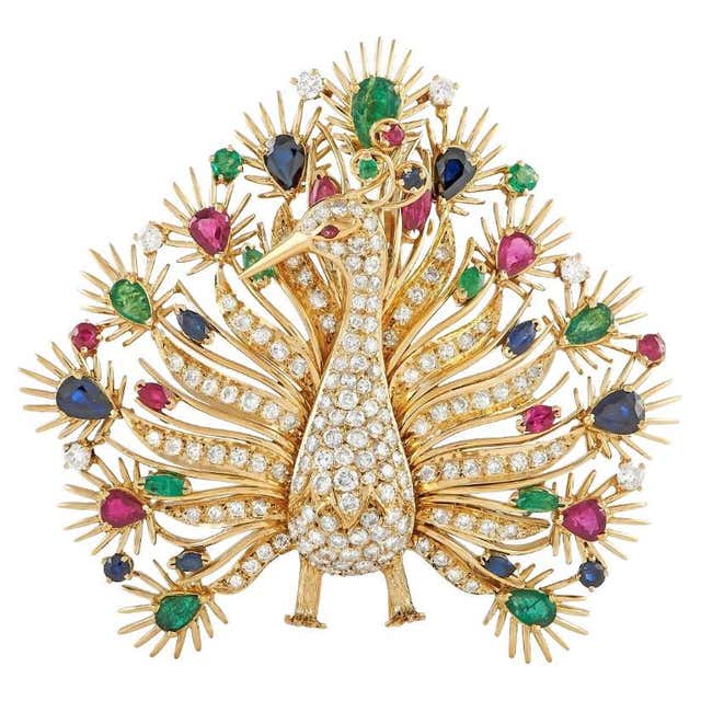 Diamond Ruby and Sapphire Yellow Gold Peacock Brooch For Sale at 1stDibs