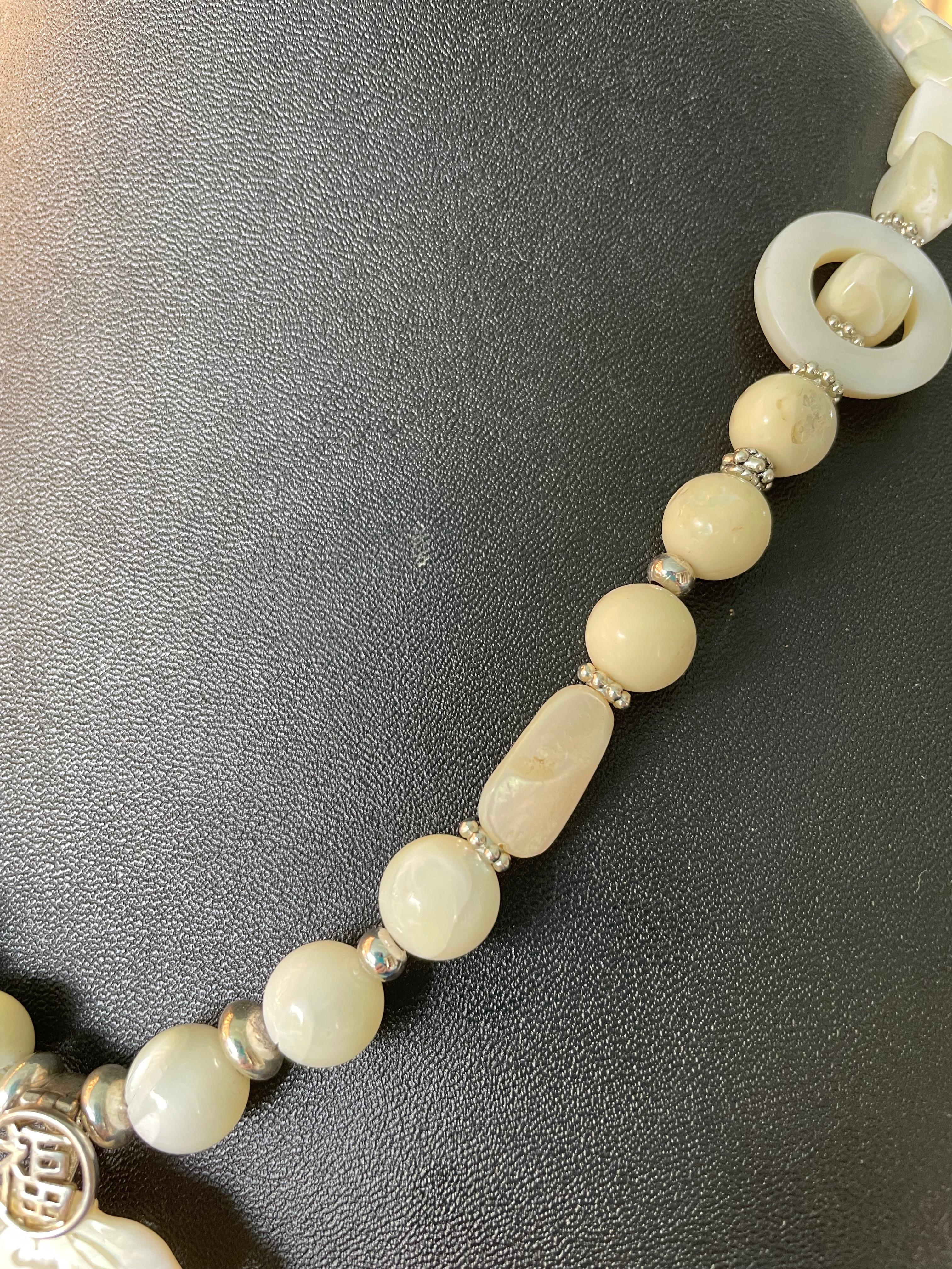 Anglo-Indian LB Antique carved Mother of Pearl Chinese pendant necklace with MOP beads For Sale