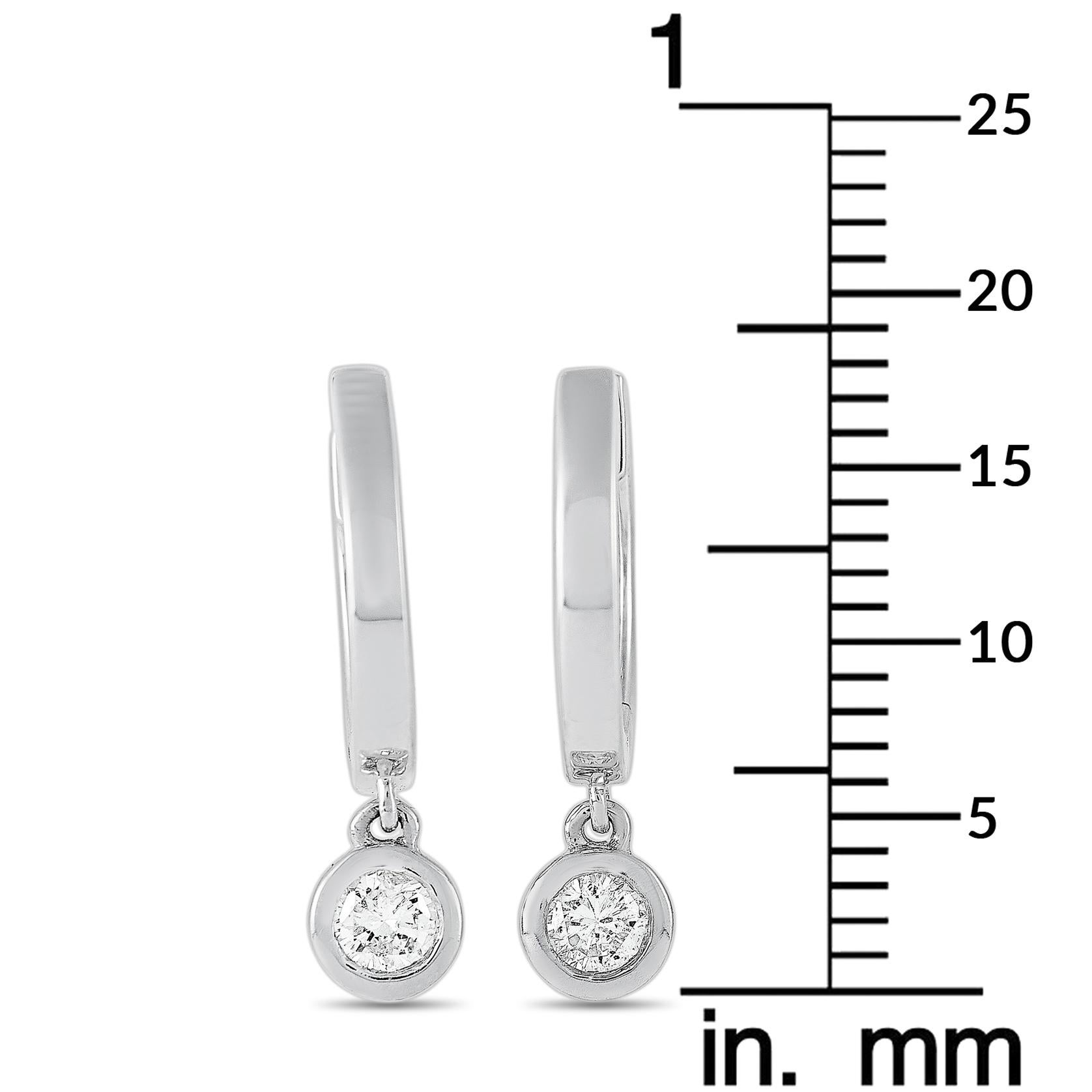 Taille ronde LB Exclusive Boucles d'oreilles en or blanc 14 carats avec diamants de 0,25 carat en vente