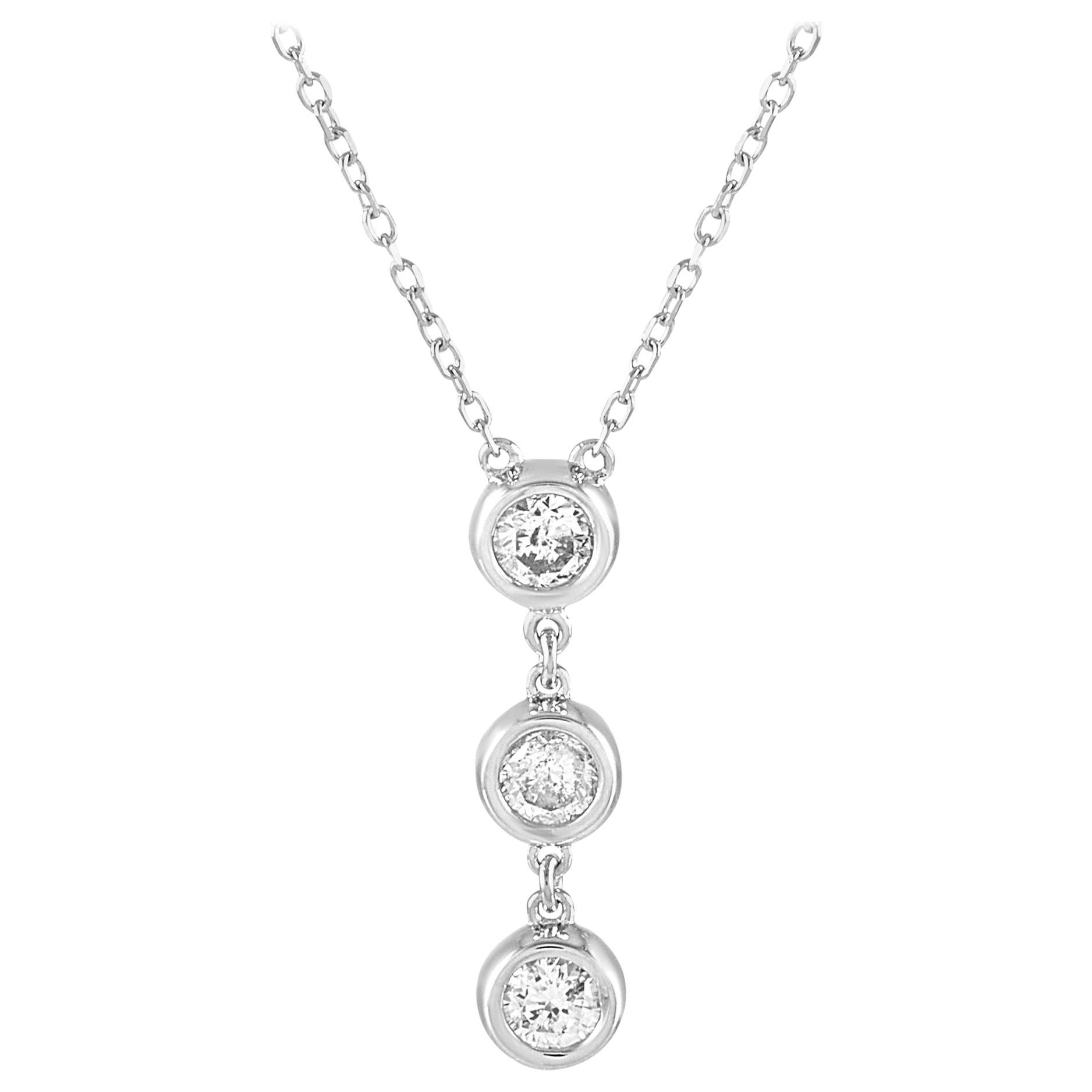 LB Exclusive 14 Karat White Gold 0.25 Carat Diamond Pendant Necklace For Sale