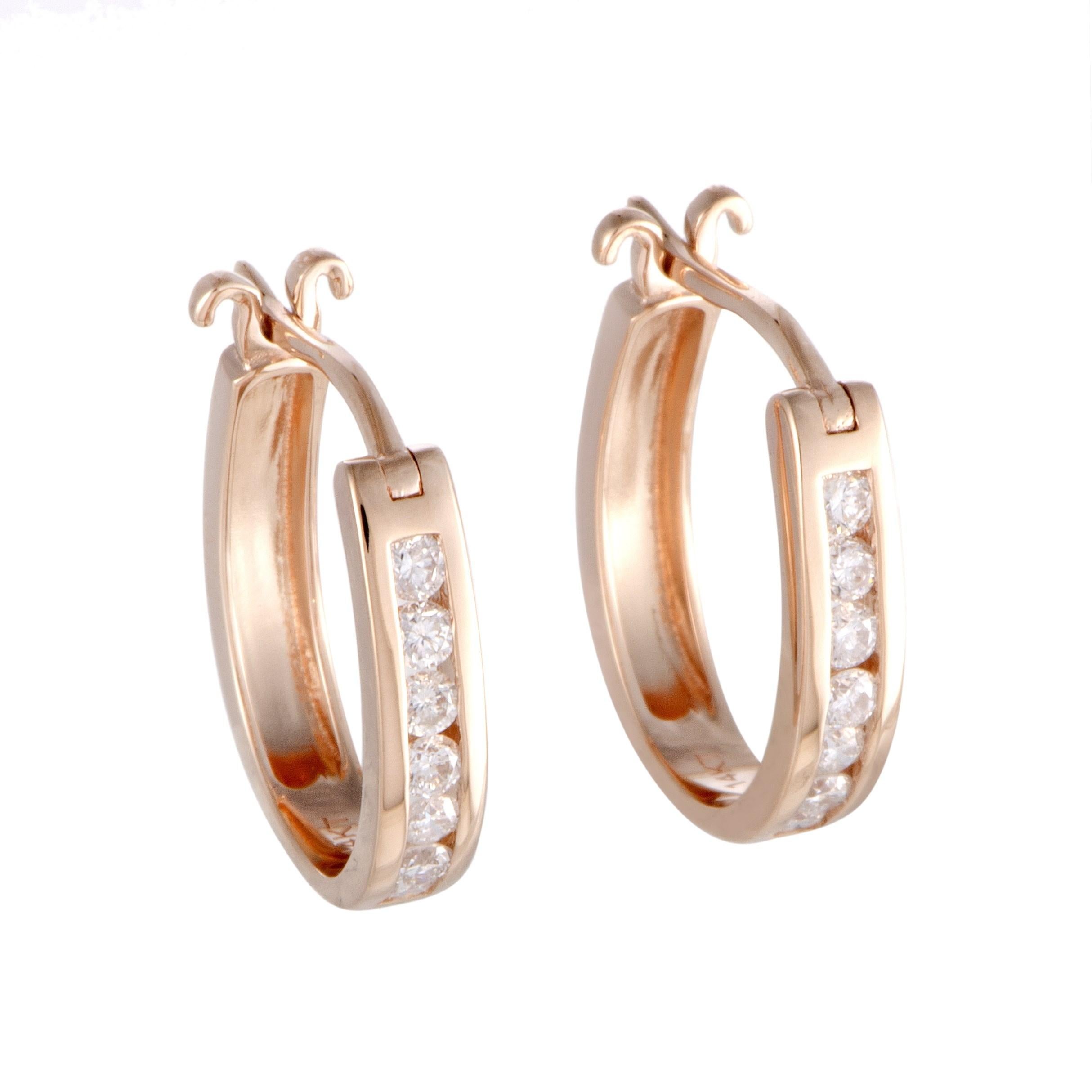 LB Exclusive 14k Rose Gold 0.33 Ct Diamond Small Oval Hoop Earrings In Excellent Condition For Sale In Southampton, PA