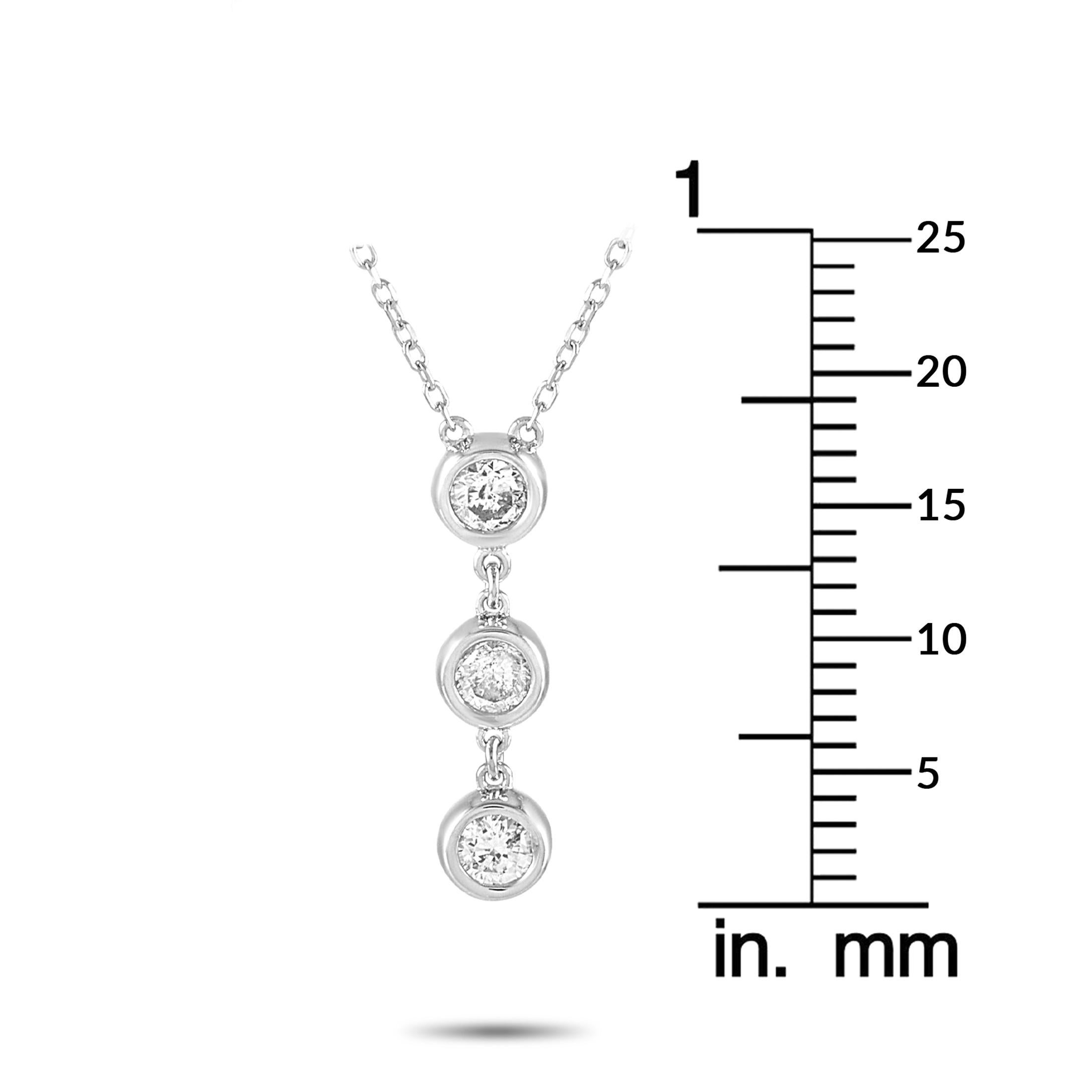 LB Exclusive 14 Karat White Gold 0.25 Carat Diamond Pendant Necklace In New Condition In Southampton, PA