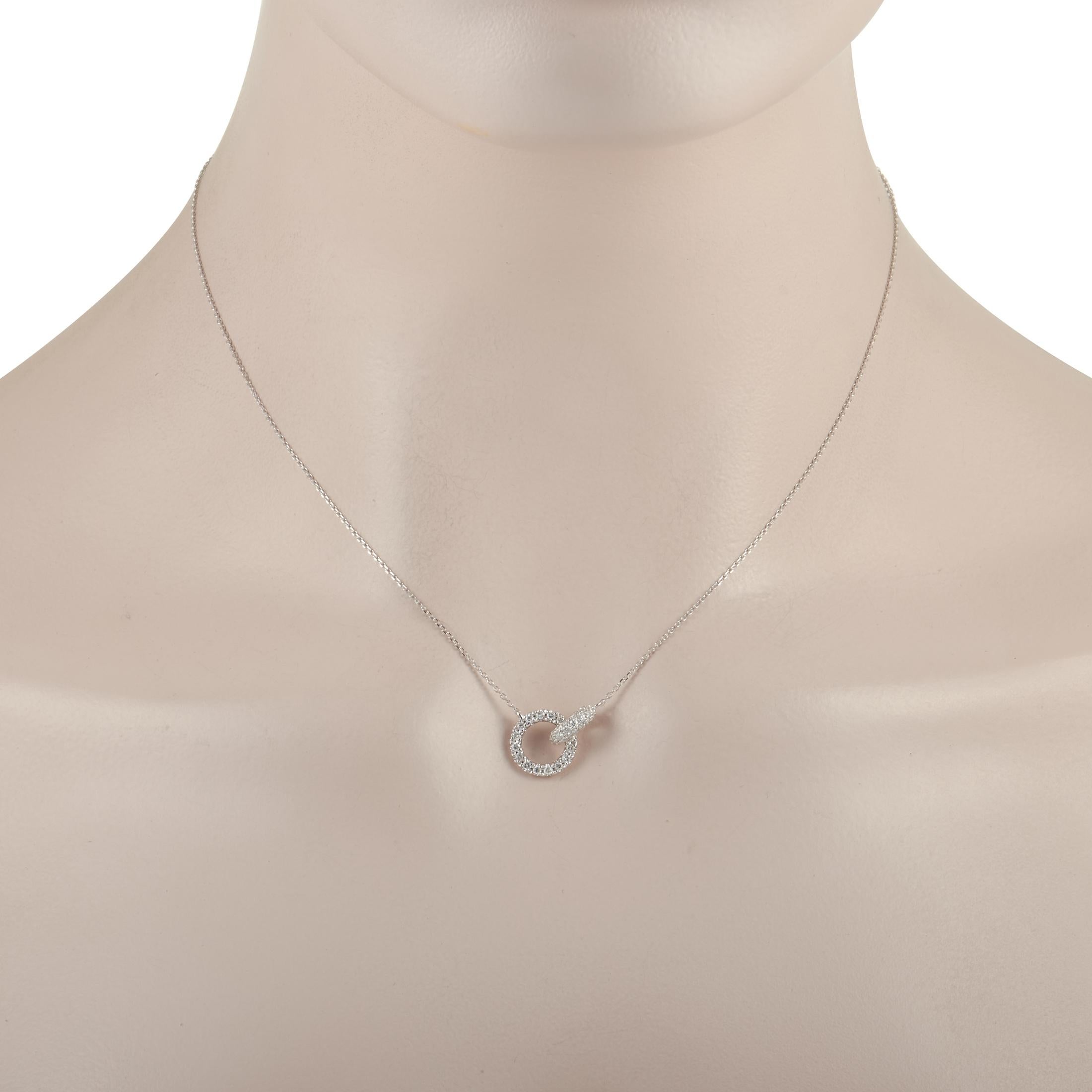 Diese LB Exclusive 14K White Gold 0.39 ct Diamond Interlocking Circles Halskette symbolisiert die Geschichte zweier ineinander verschlungener Leben und ist ein wunderschönes Mutter-und-Tochter-Token. Zwei Ringe:: ein größerer und ein kleinerer::