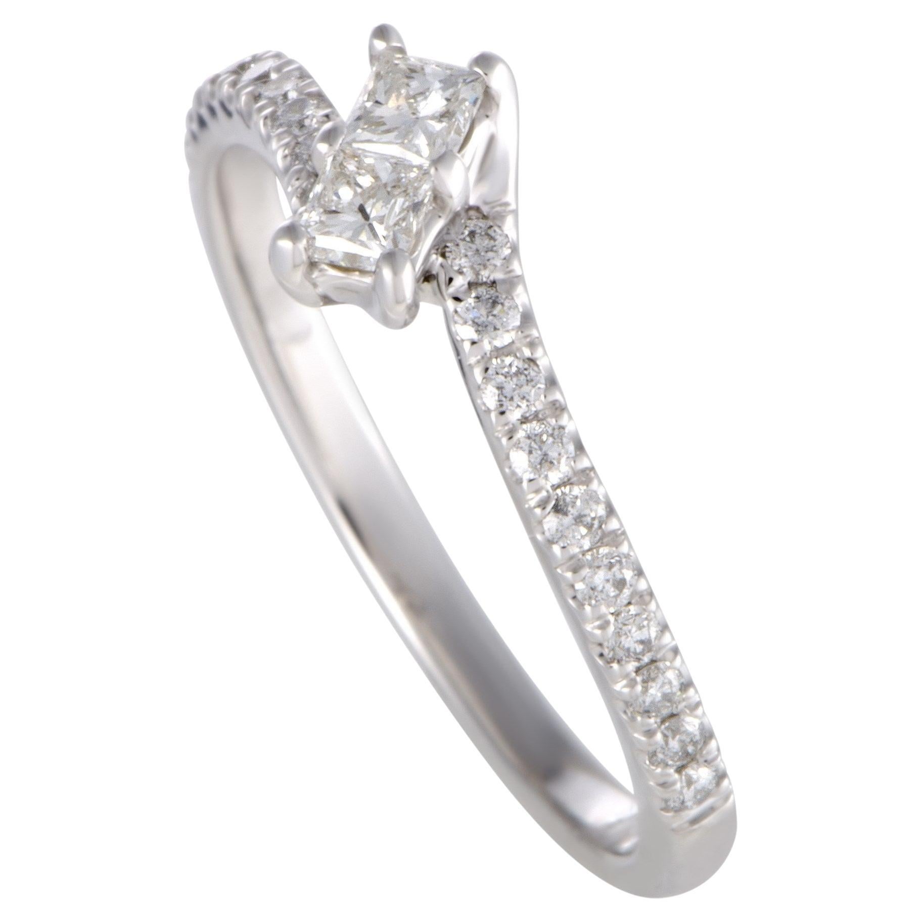 LB Exclusive 14K White Gold 0.50 Ct Diamond Curved Engagement Ring For Sale