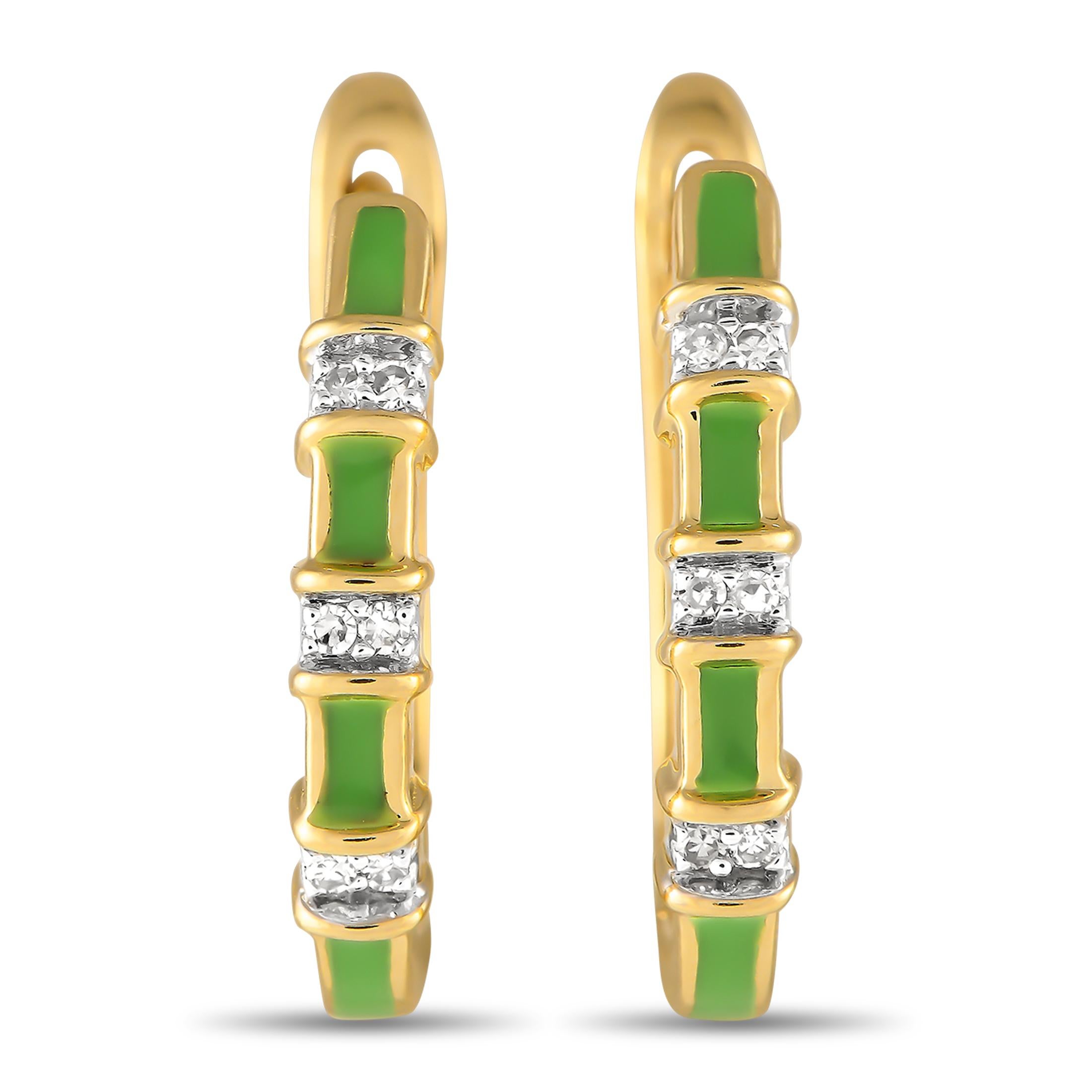 LB Exclusive 14K Yellow Gold 0.05ct Diamond and Enamel Huggie Earrings ER28196 In New Condition In Southampton, PA