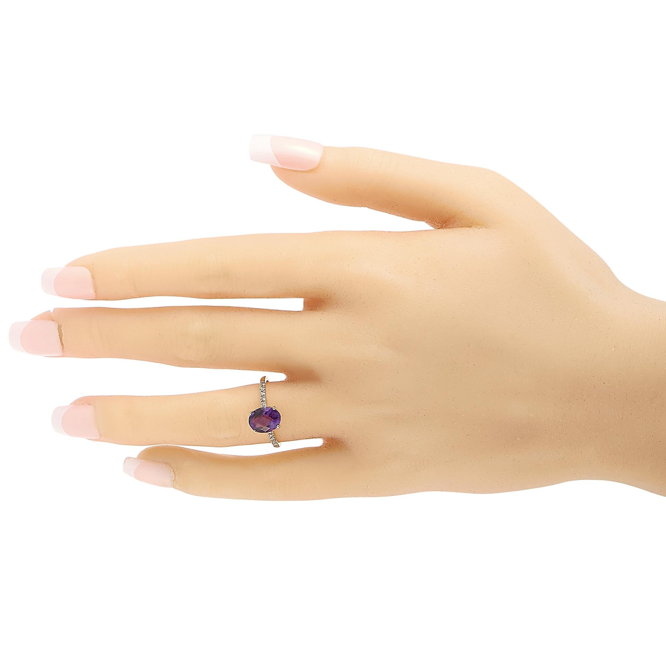 LB Exklusive Ovaler Ring aus 14 Karat Gelbgold mit 0,10 Karat Diamant und Amethyst (Rundschliff)