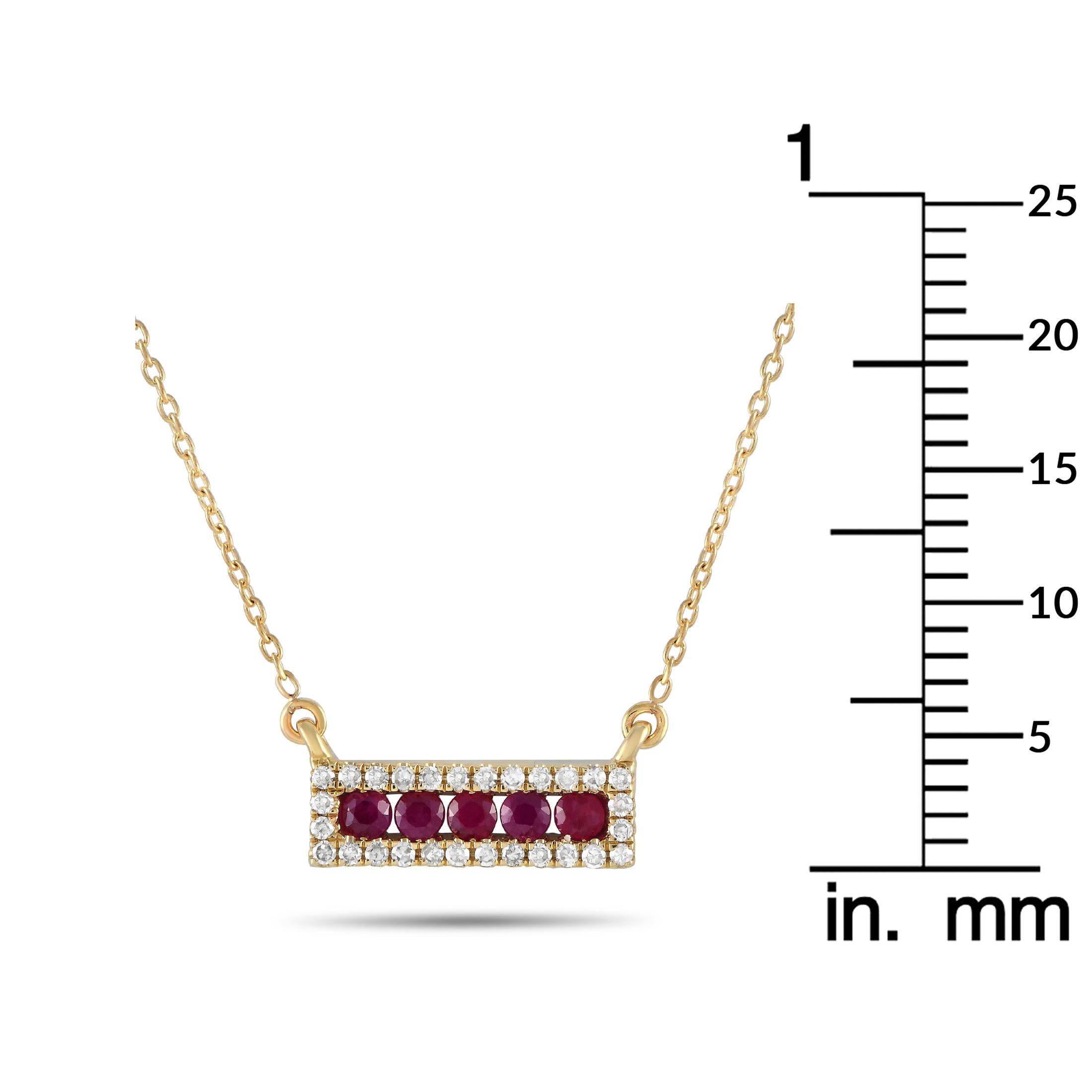 LB Exclusive Collier pendentif en or jaune 14 carats avec diamants 0,15 carat et rubis NK4-14783YRU Neuf - En vente à Southampton, PA