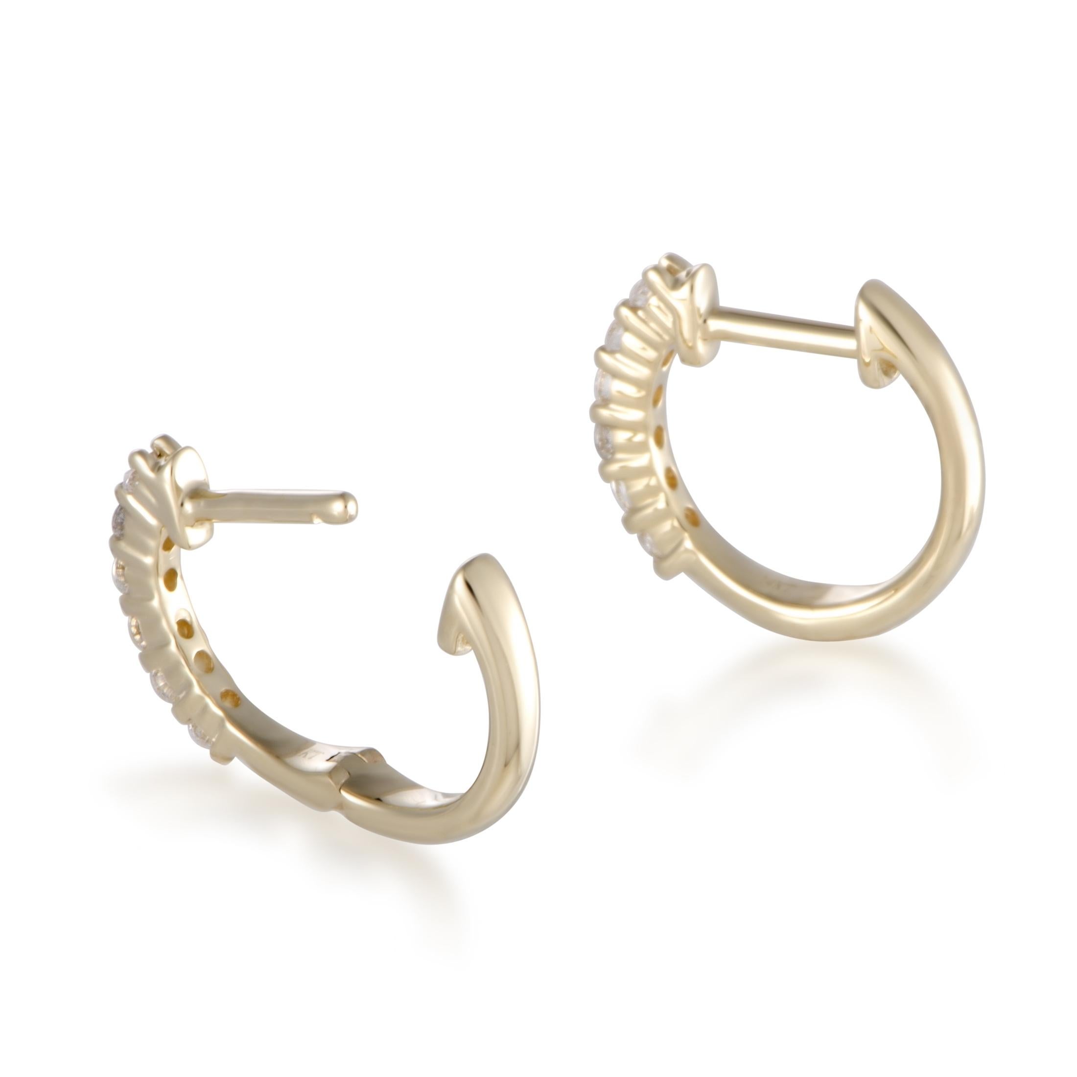 LB Exclusive 14K Yellow Gold 0.25 ct Diamond Small Hoop Earrings In New Condition In Southampton, PA