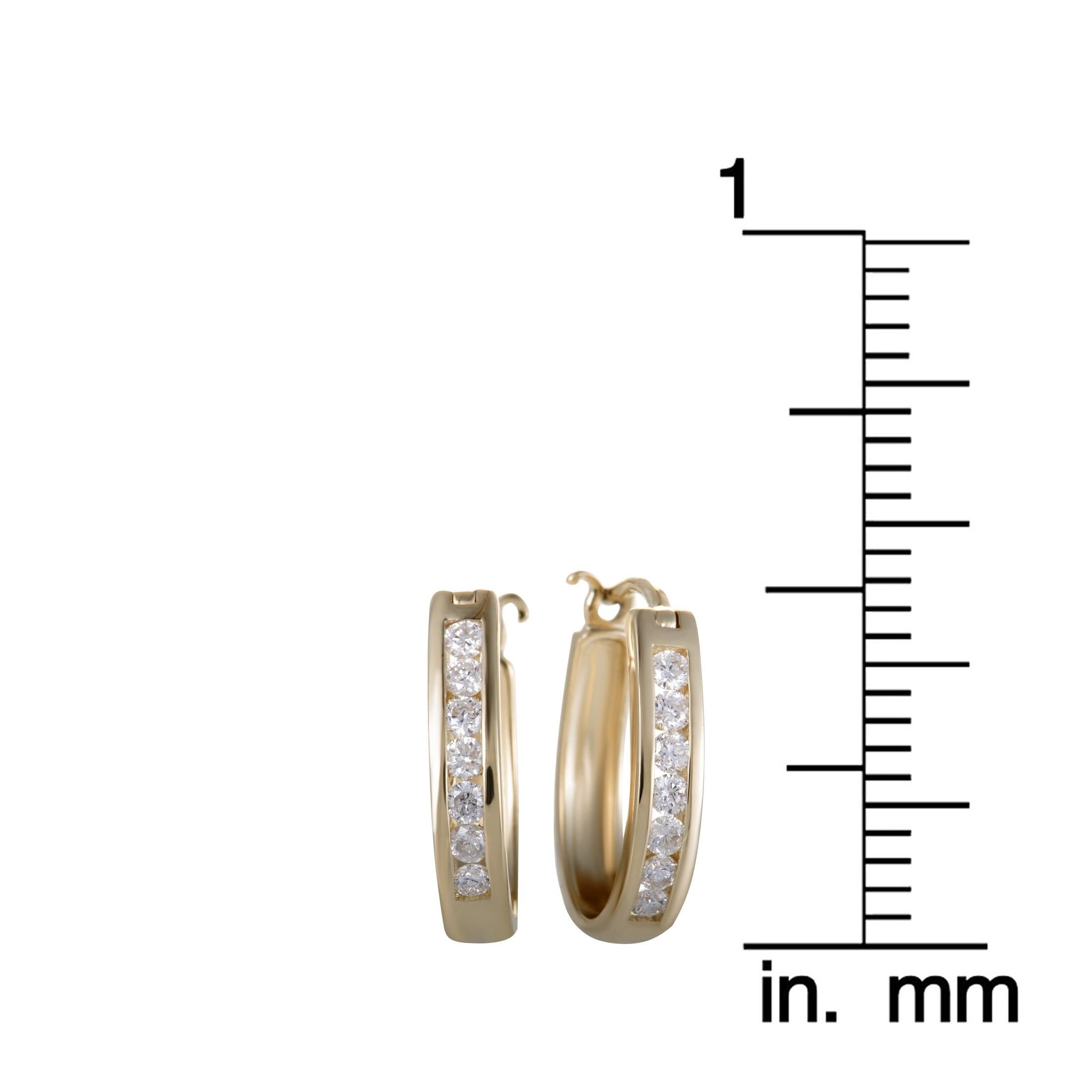 Round Cut LB Exclusive 14K Yellow Gold 0.33 ct Diamond Small Oval Hoop Earrings For Sale