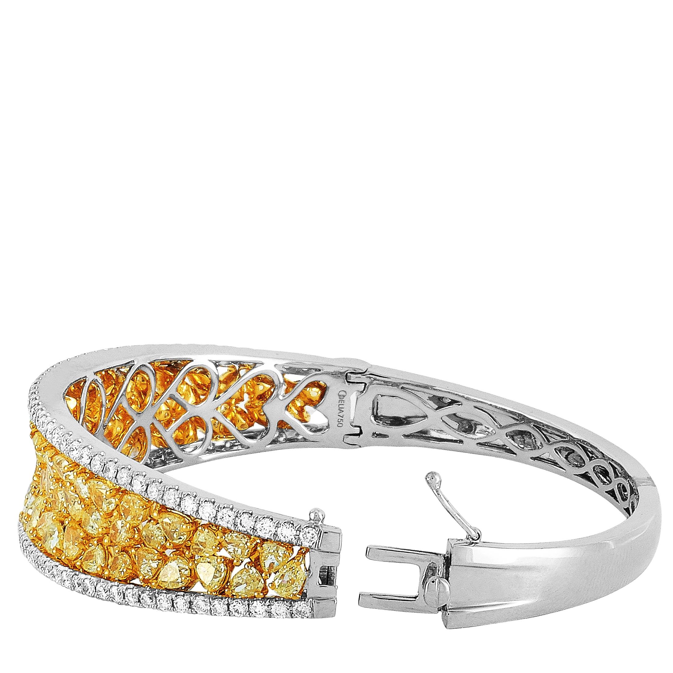 Round Cut LB Exclusive 18 Karat White Gold 11.00 Carat White and Yellow Diamond Bracelet