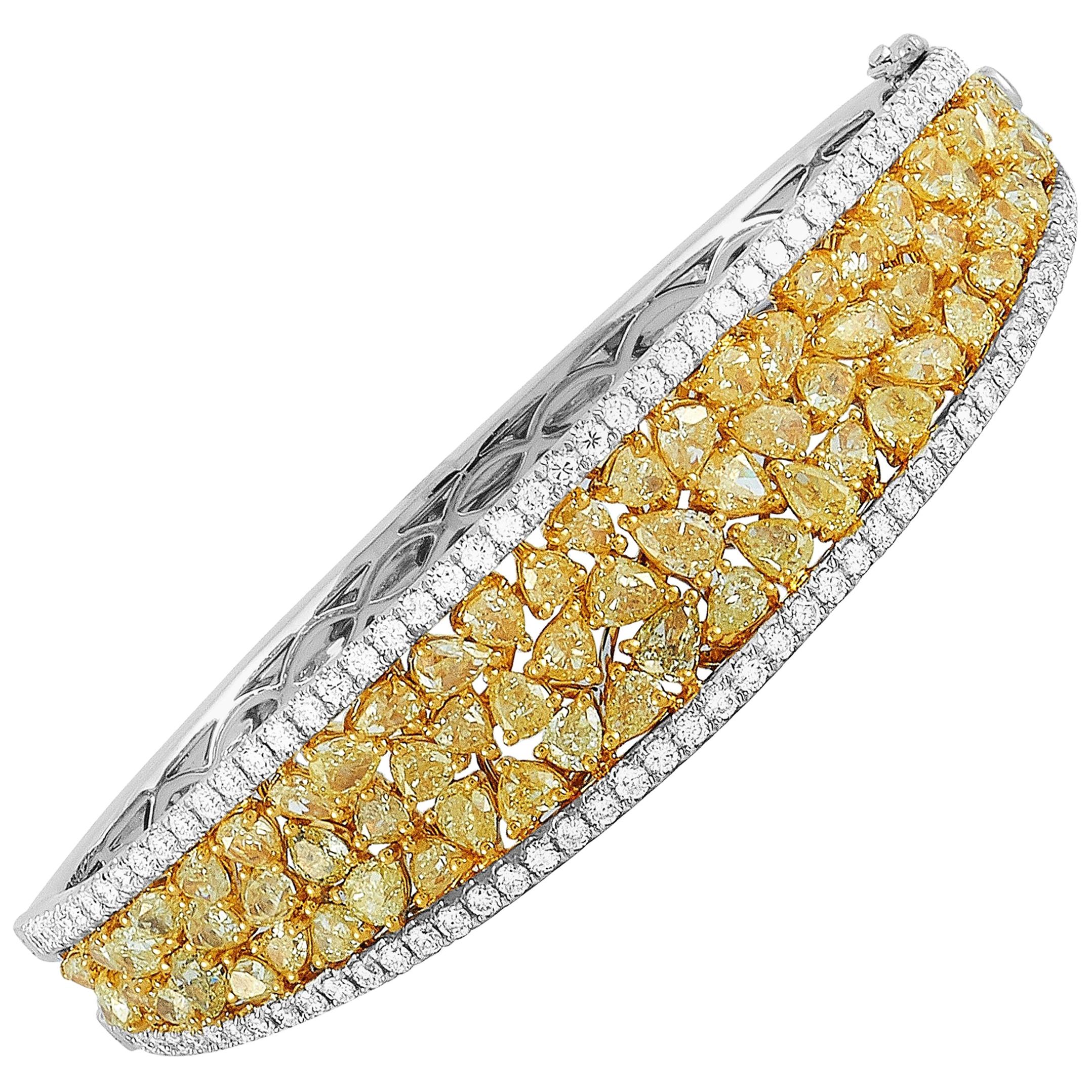 LB Exclusive 18 Karat White Gold 11.00 Carat White and Yellow Diamond Bracelet