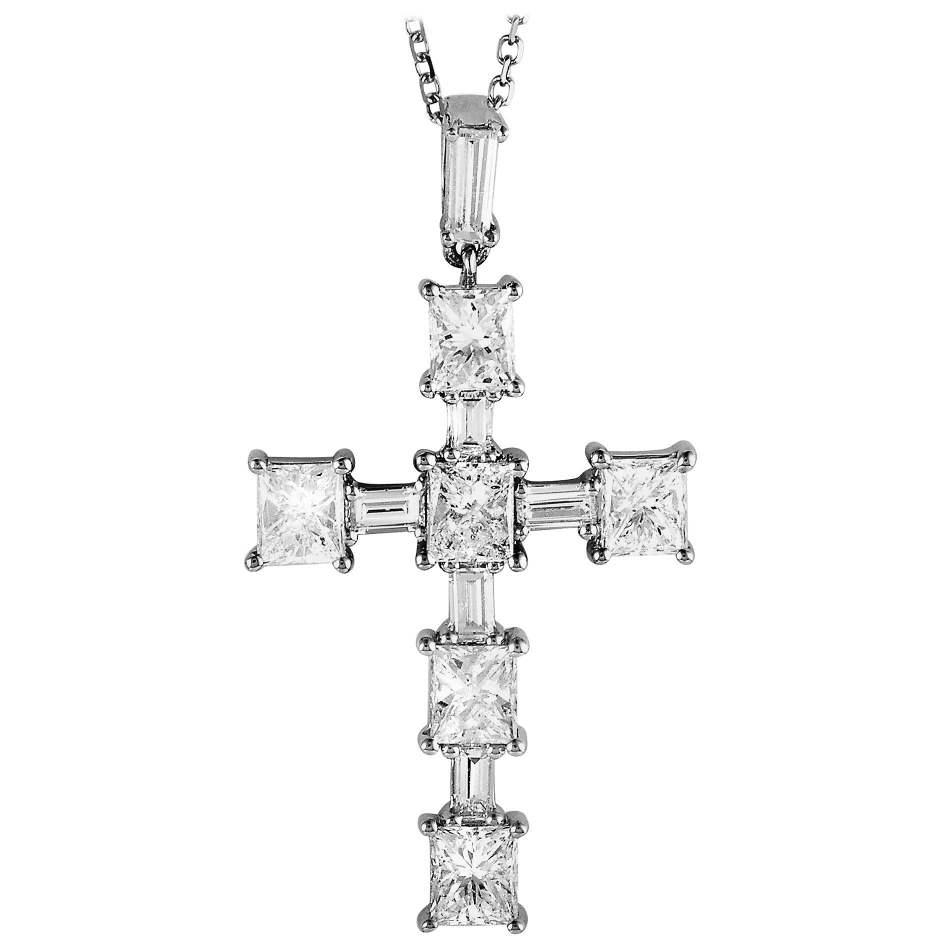 LB Exclusive 18 Karat White Gold and Diamond Cross Pendant Chain Necklace