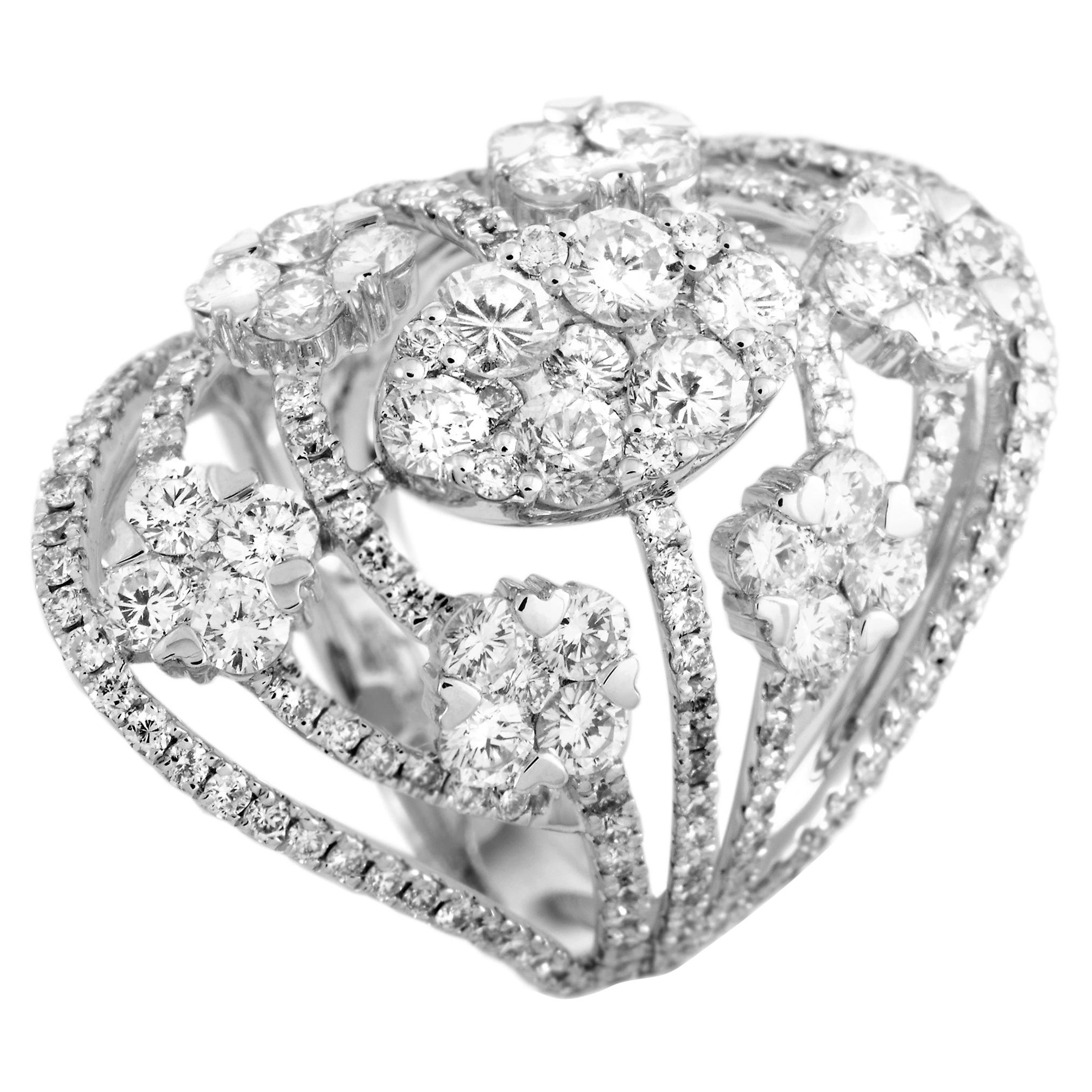 LB Exclusive 18 Karat White Gold Diamond Ring For Sale