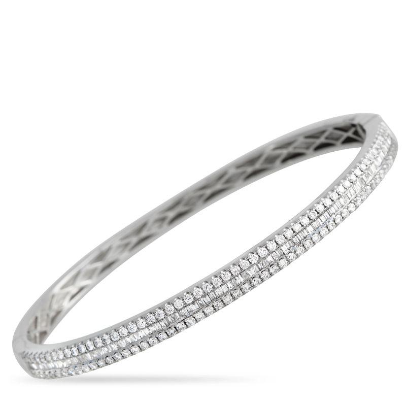 LB Exclusive 18K White Gold 1.70 ct Diamond Bangle Bracelet In New Condition For Sale In Southampton, PA