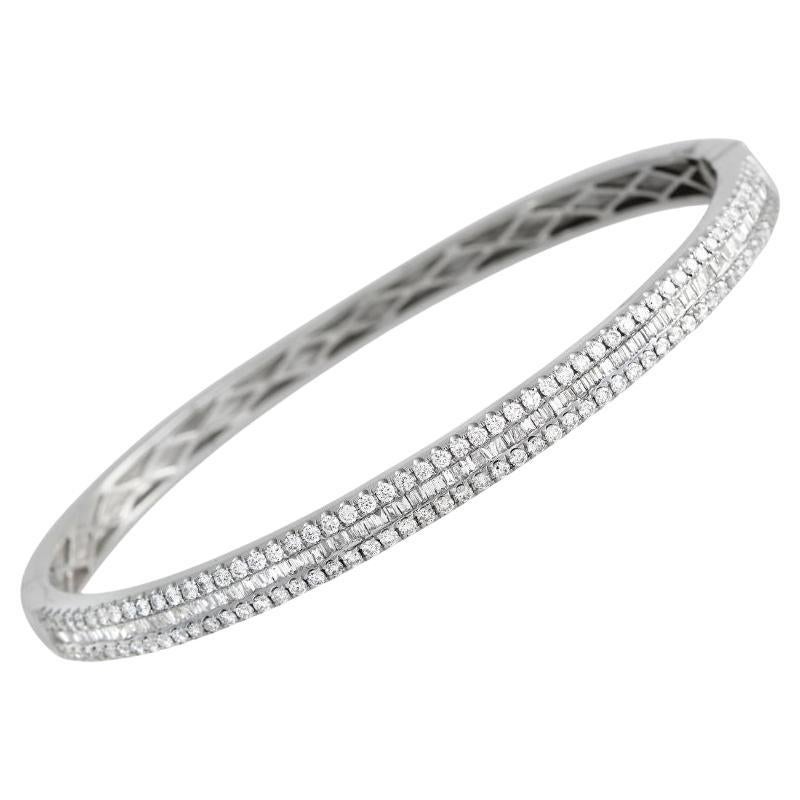LB Exclusive 18K White Gold 1.70 ct Diamond Bangle Bracelet For Sale