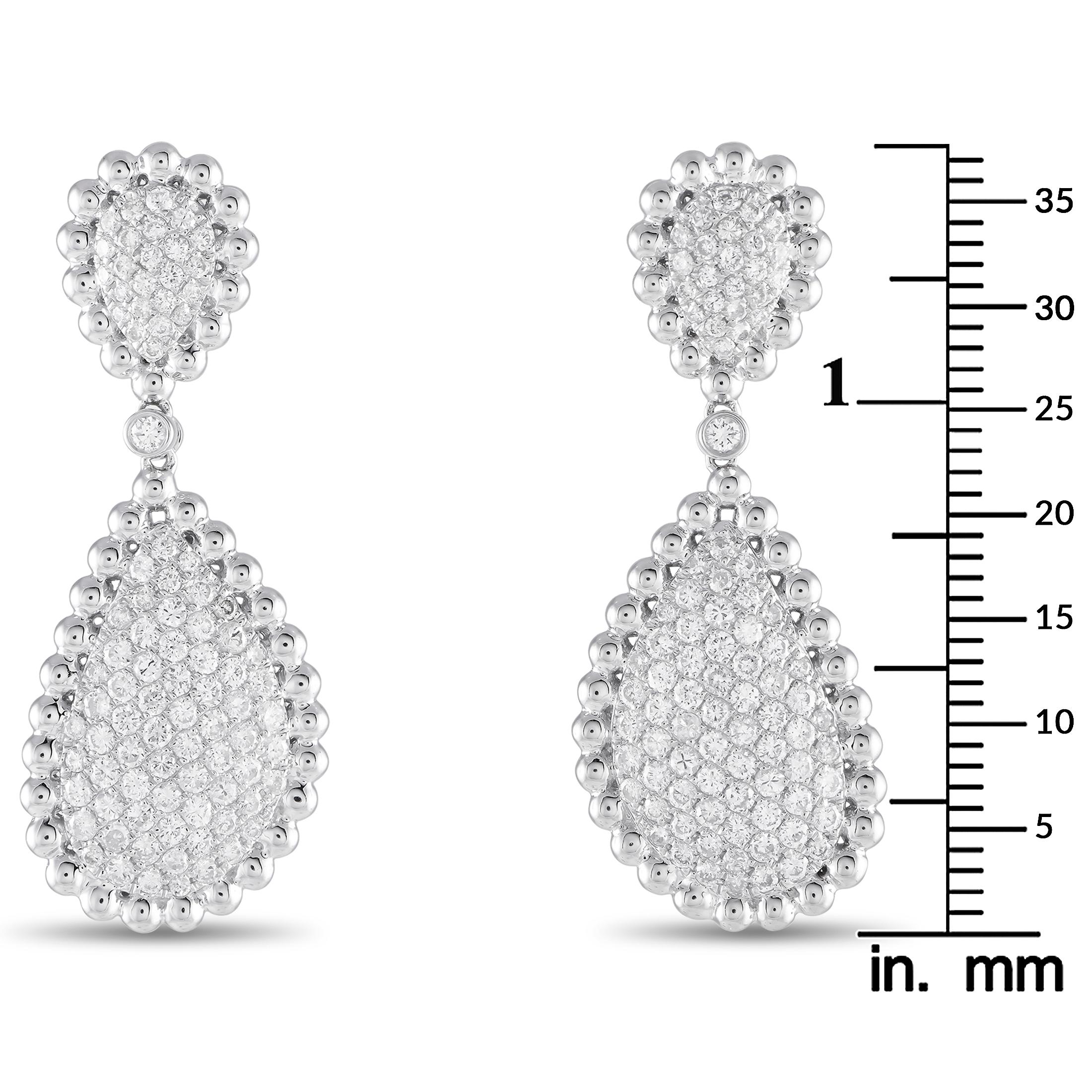 Round Cut 18K White Gold 2.10ct Diamond Dangle Earrings For Sale