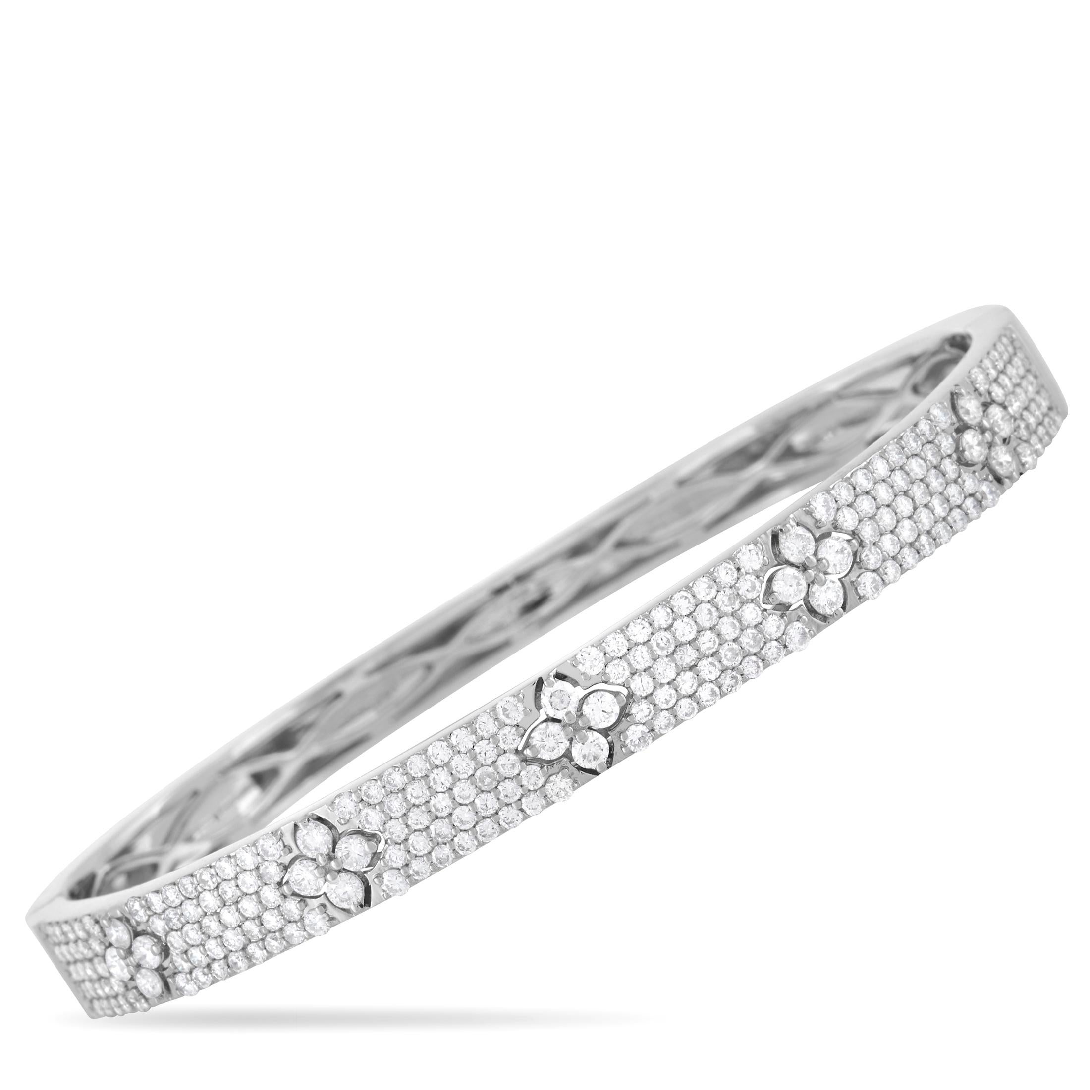 LB Exclusive 18K White Gold 2.42 Ct Diamond Bracelet In New Condition For Sale In Southampton, PA