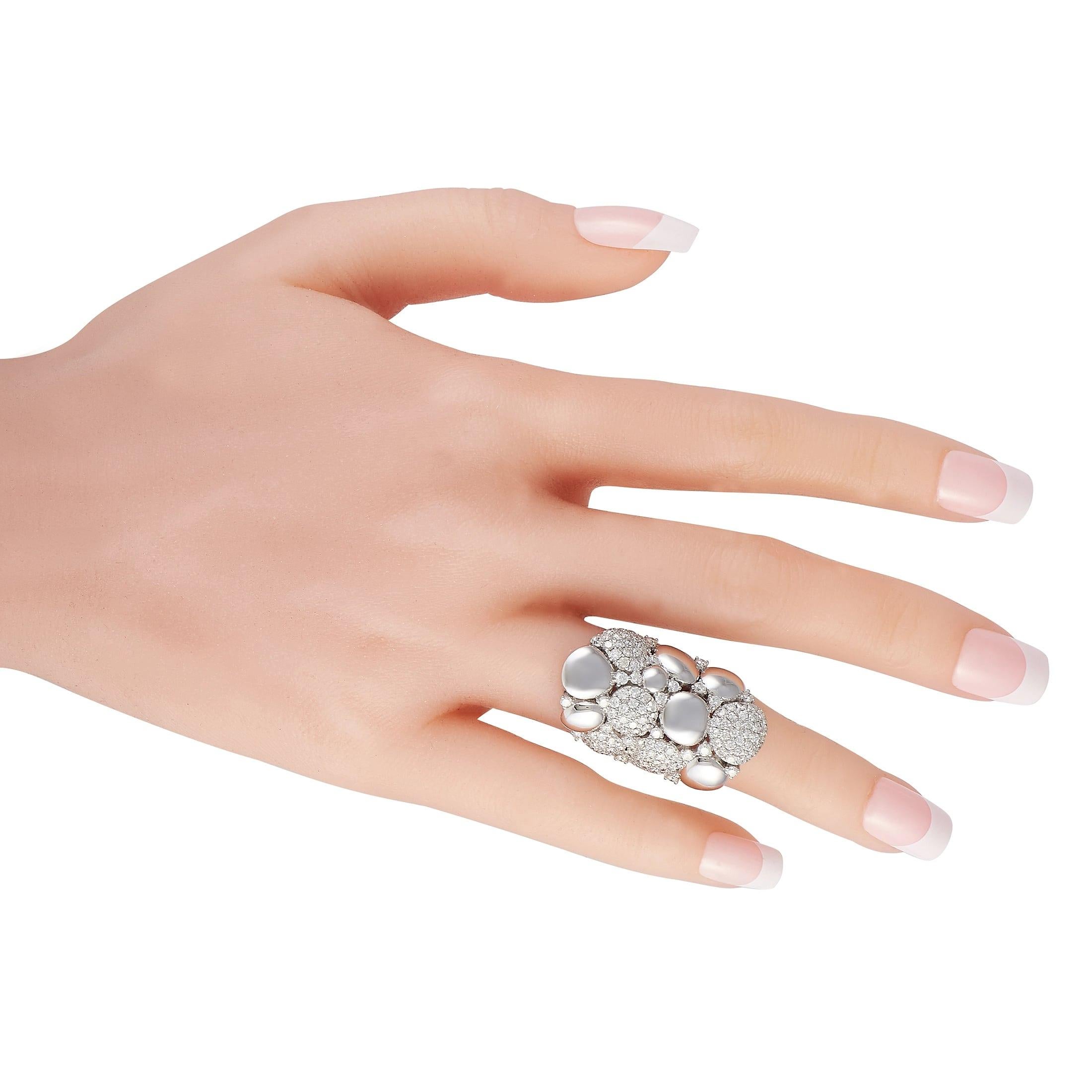 Taille ronde LB Exclusive Bague en or blanc 18 carats avec diamants de 2,50 carats en vente