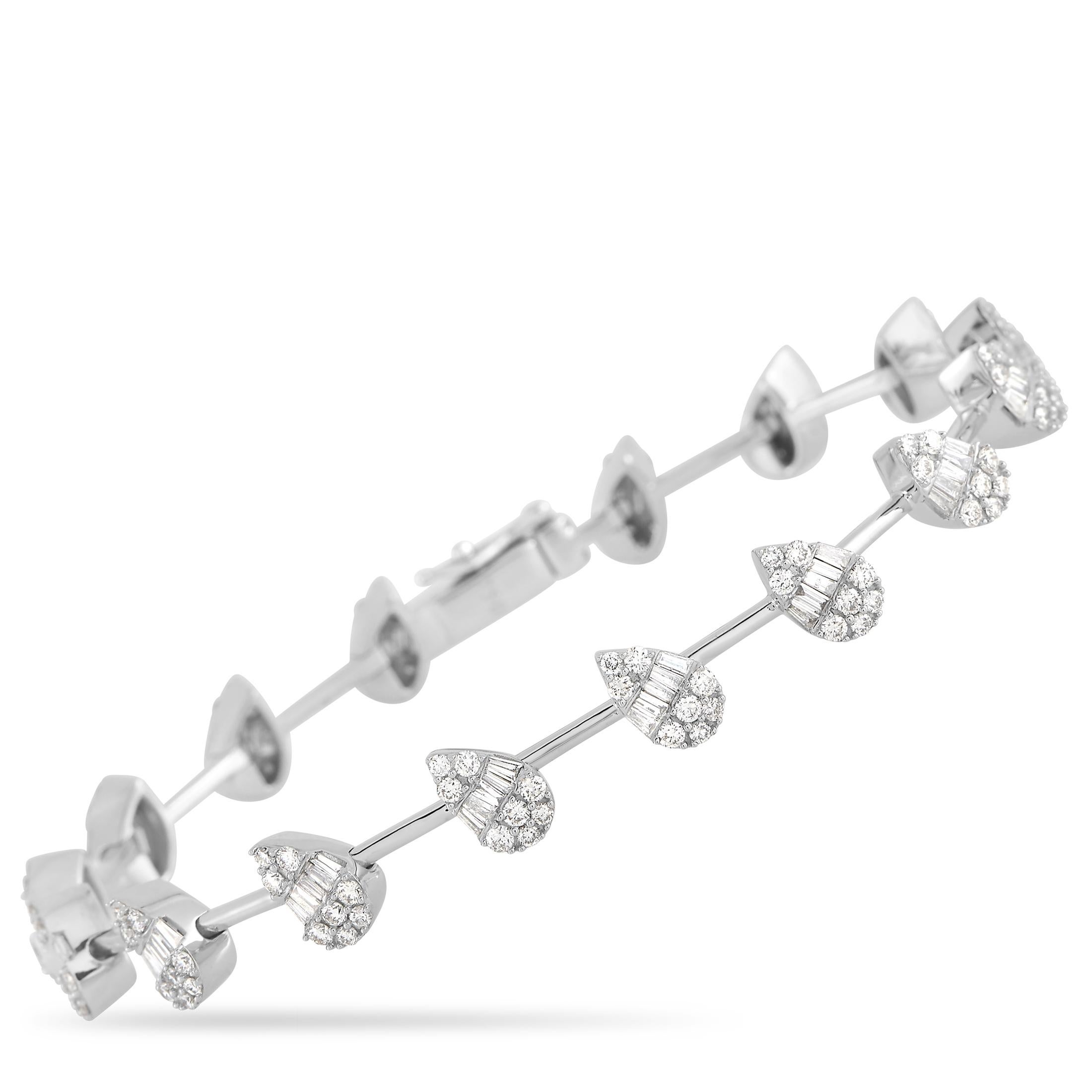 LB Exclusive 18K White Gold 2.60 ct Diamond Bracelet In New Condition For Sale In Southampton, PA