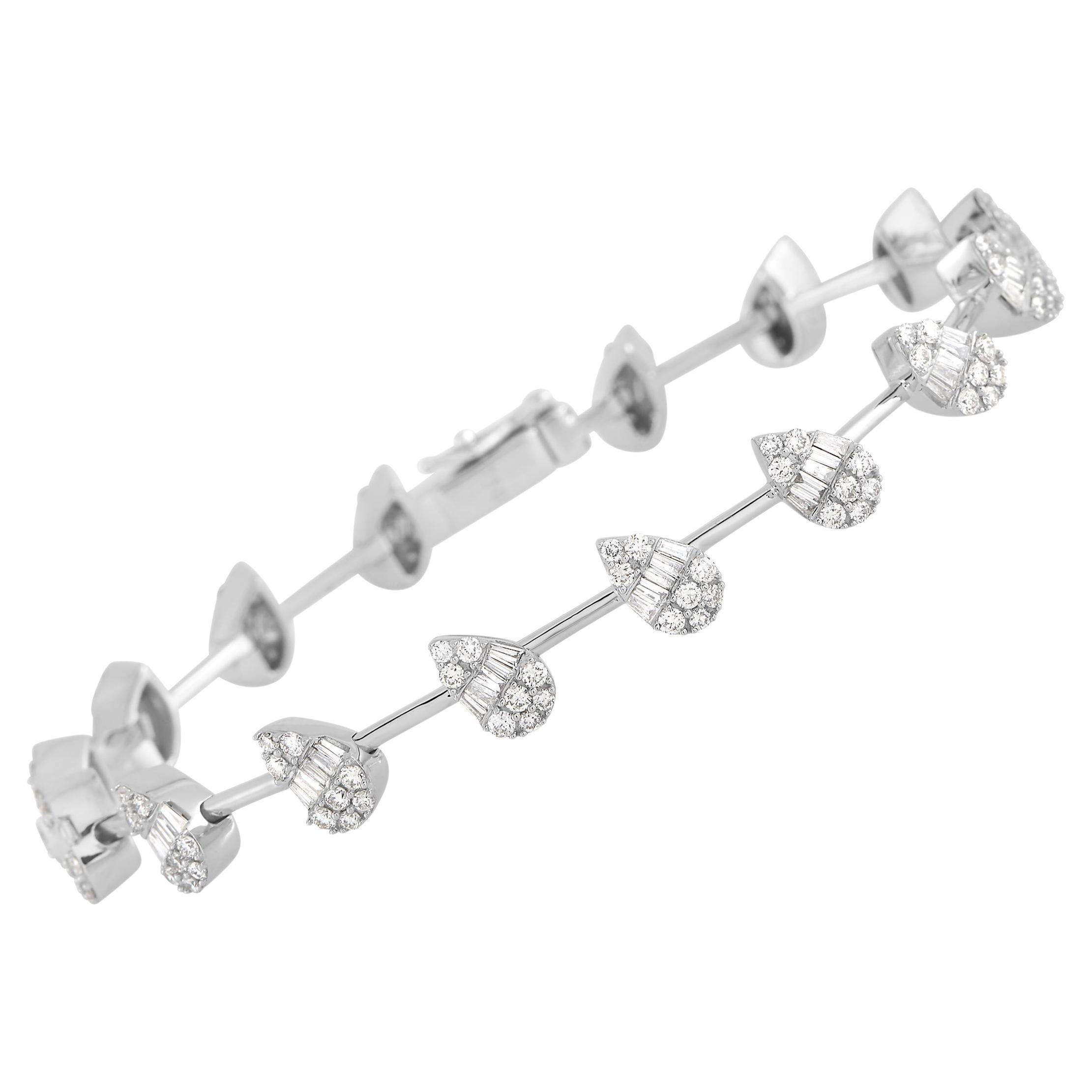 LB Exclusive Bracelet en or blanc 18 carats avec diamants de 2,60 carats en vente