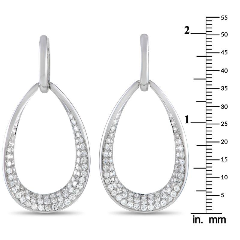 Round Cut LB Exclusive 18k White Gold 3.05ct Diamond Drop Earrings For Sale