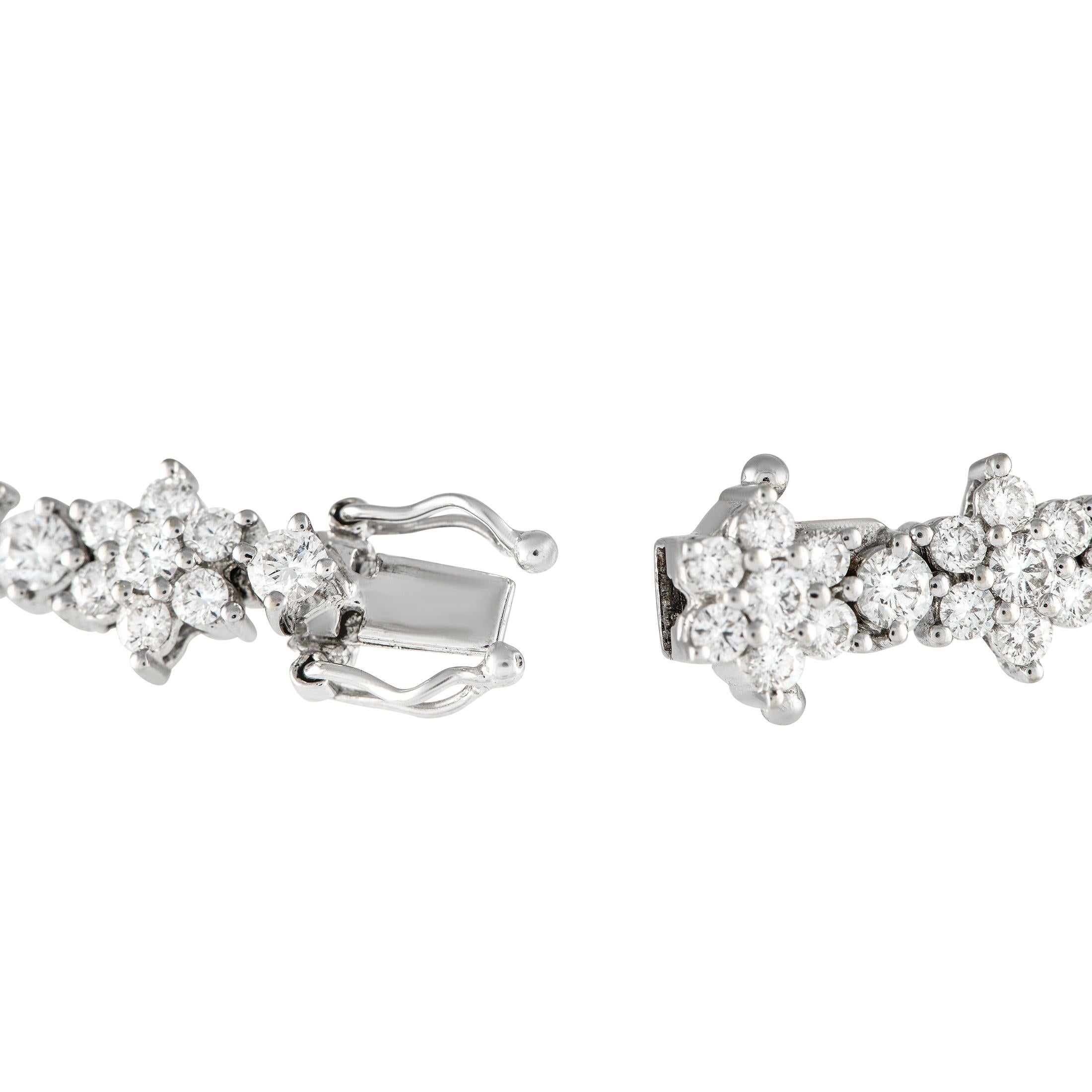 Round Cut 18K White Gold 4.0ct Diamond Flower Line Bracelet For Sale