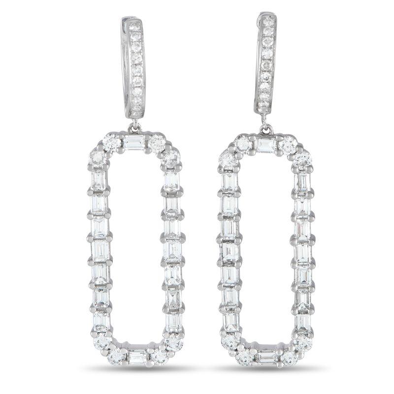 LB Exclusive 18k White Gold 4.30 Carat Diamond Dangle Earrings In Excellent Condition For Sale In Southampton, PA