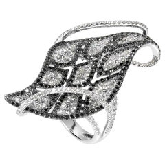 LB Exclusive 18K White Gold Black & White Diamond Leaf Ring