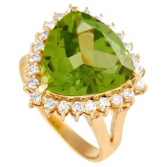 LB Exclusive 18K Yellow Gold 0.32 Ct Diamond and Peridot Ring