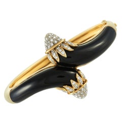 LB Exclusive 18K Yellow Gold 1.15 ct Diamond and Onyx Bangle Bracelet