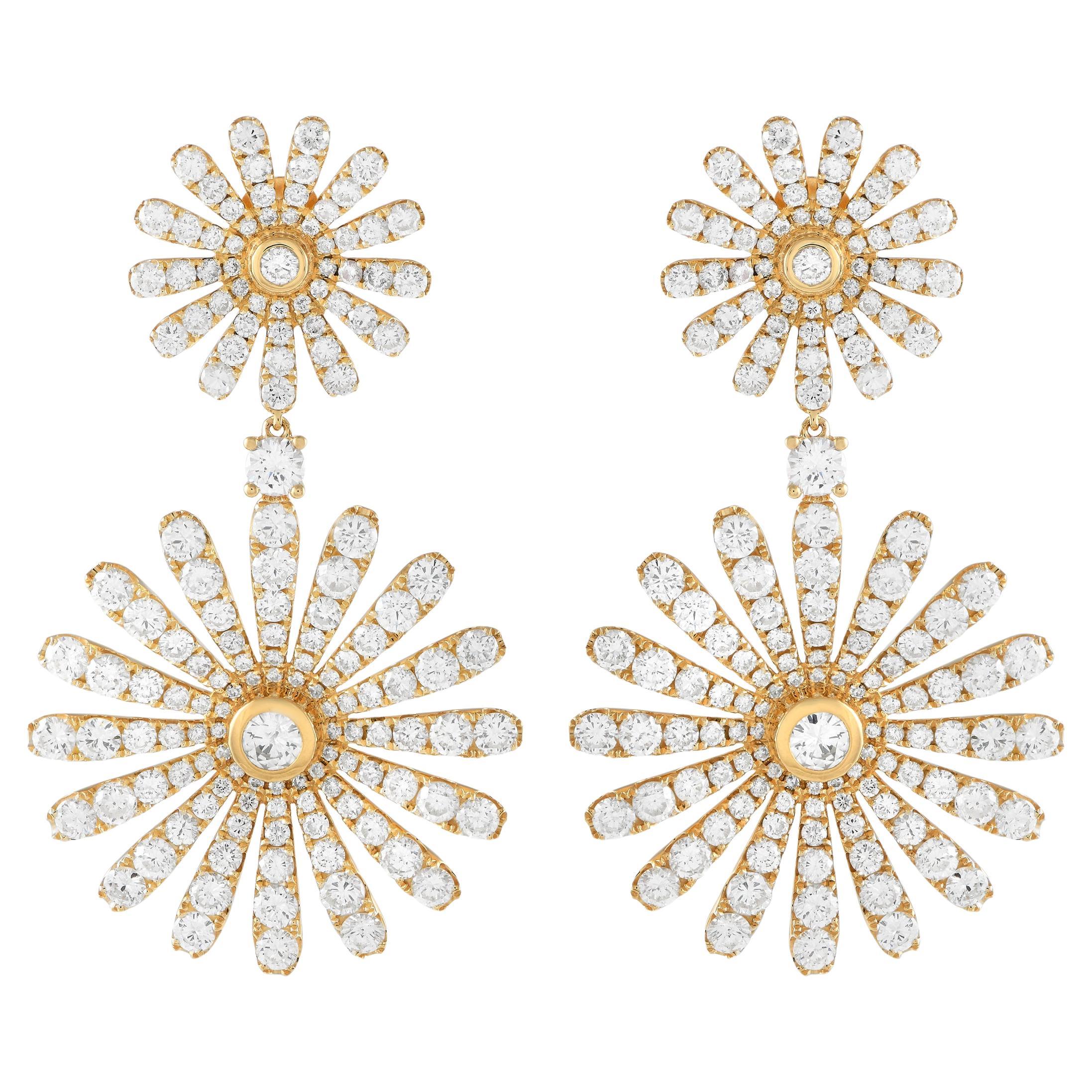 LB Exclusive 18K Yellow Gold 13.35ct Diamond Daisy Drop Earrings For Sale