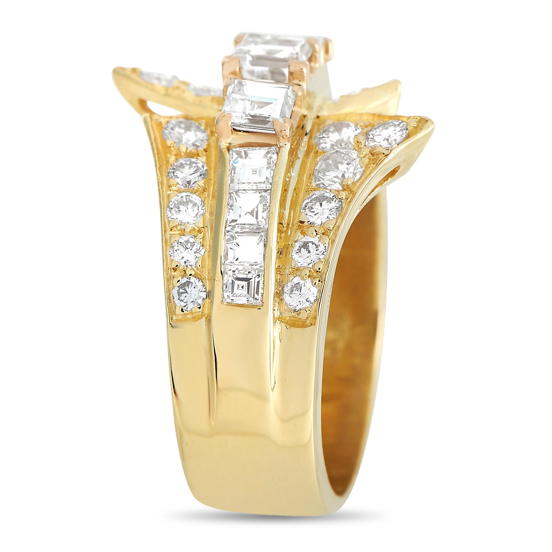A sculptural jewel to polish your looks with an elegant style statement. This 18K yellow gold ring measures 7mm thick, with top dimensions measuring 15mm x 15mm. The warm yellow gold band features a central row of tapering diamonds, decorated with