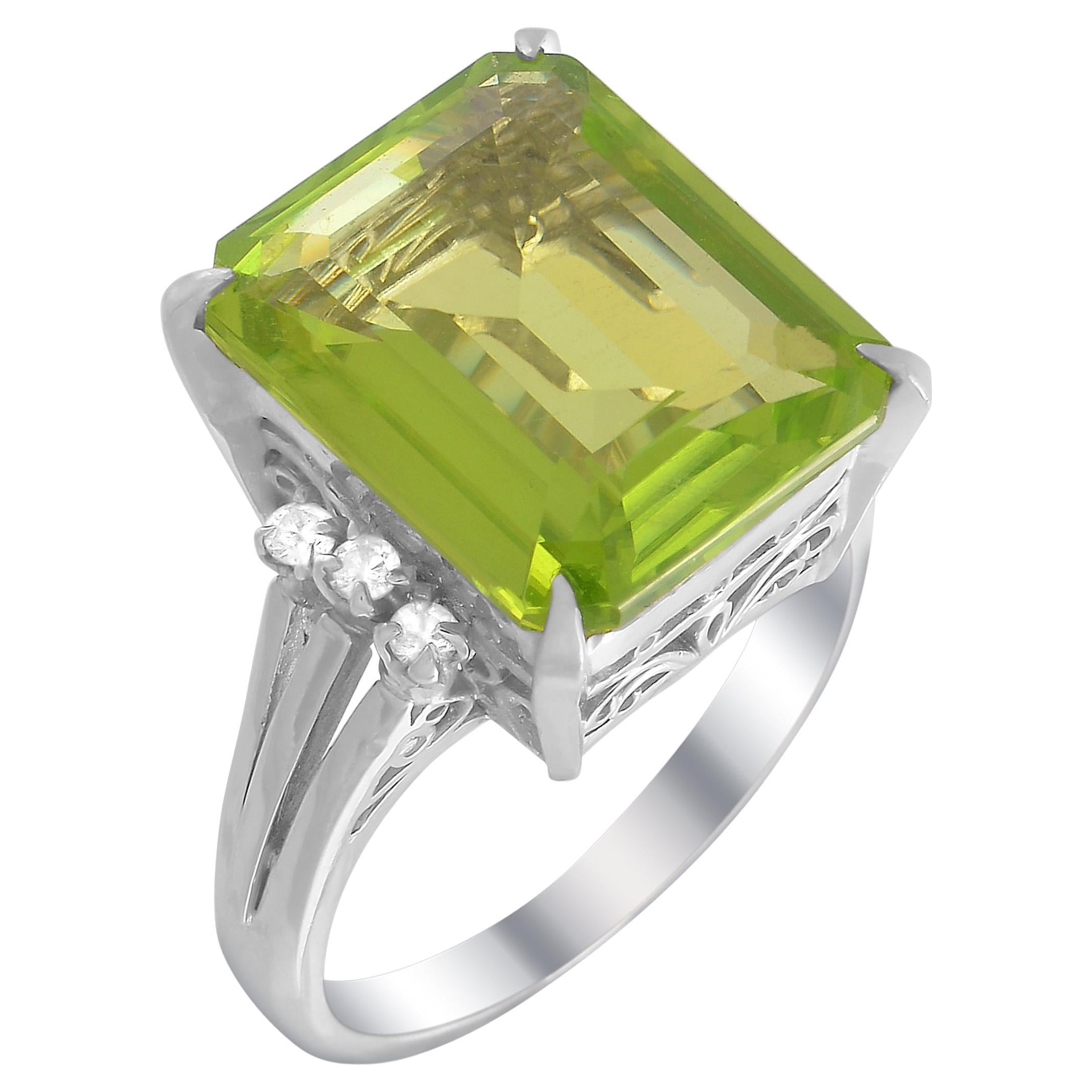 LB Exclusive Platinum 0.11 Ct Diamond and Peridot Ring