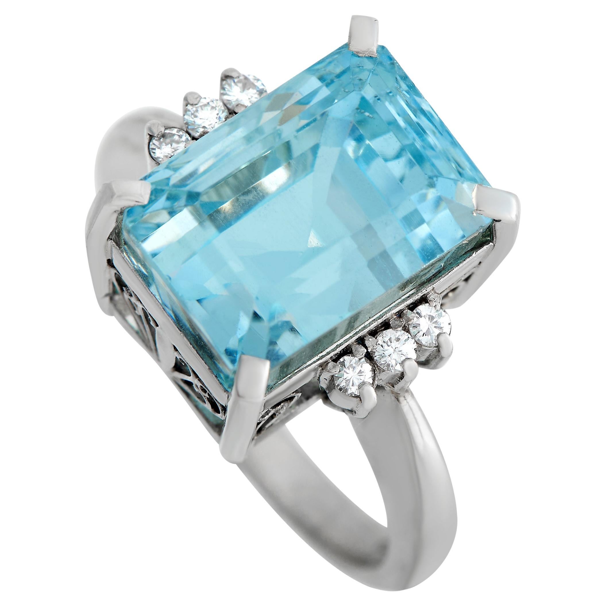 LB Exclusive Platinum 0.21ct Diamond and Aquamarine Ring For Sale