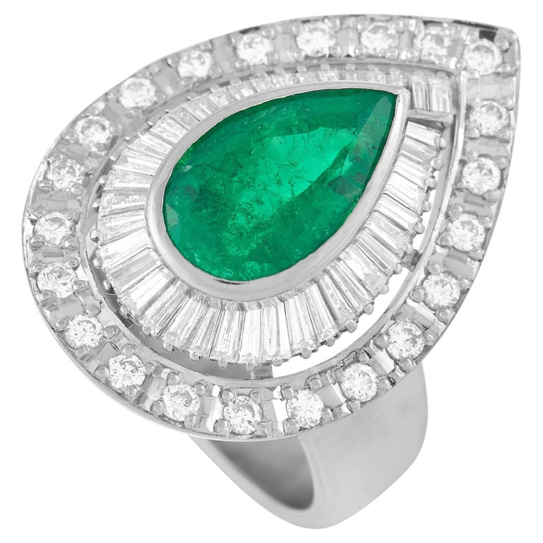 LB Exclusive Platinum 0.95 Ct Diamond and Emerald Ring For Sale
