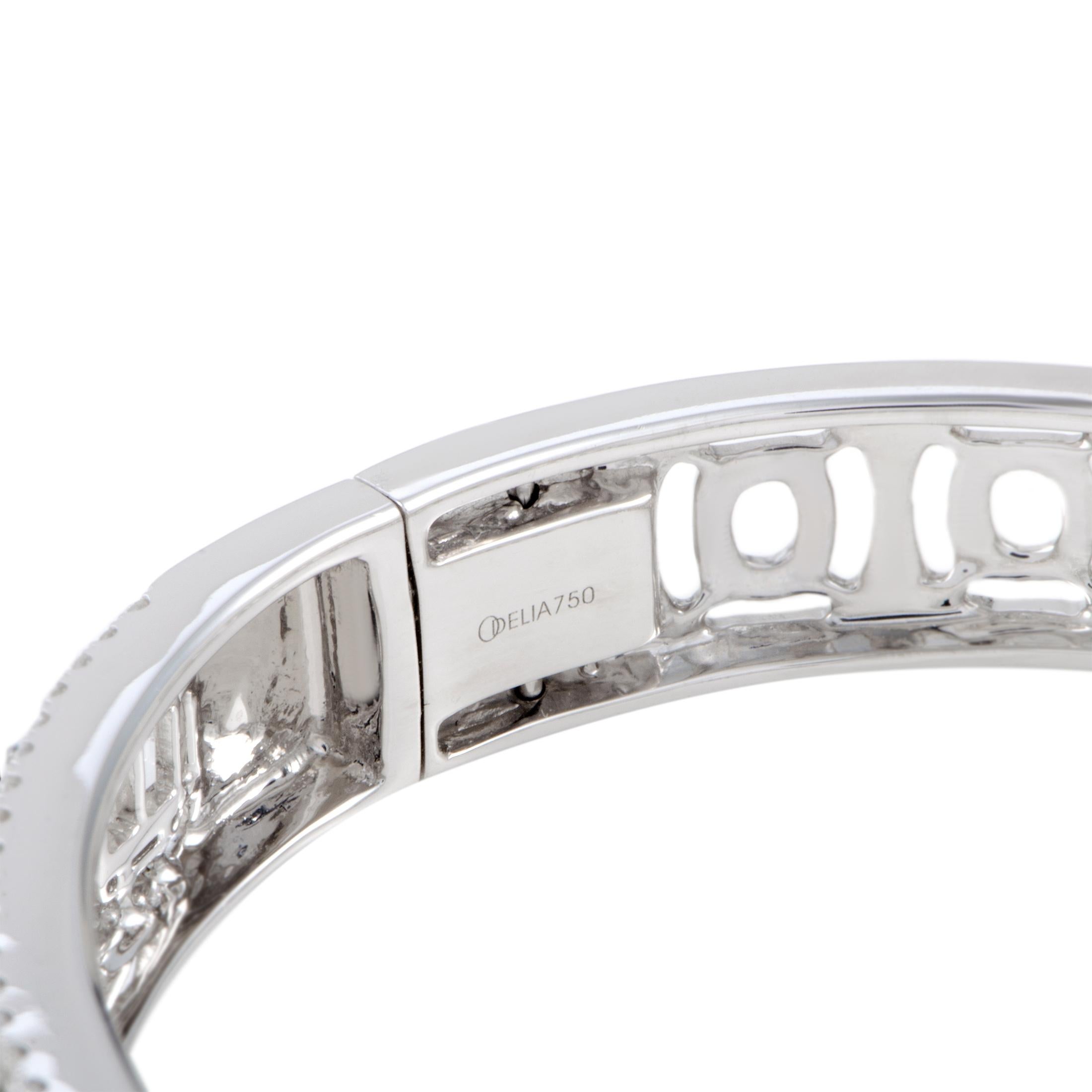 LB Exclusive White Gold Round and Baguette Diamonds Bangle Bracelet In New Condition In Southampton, PA